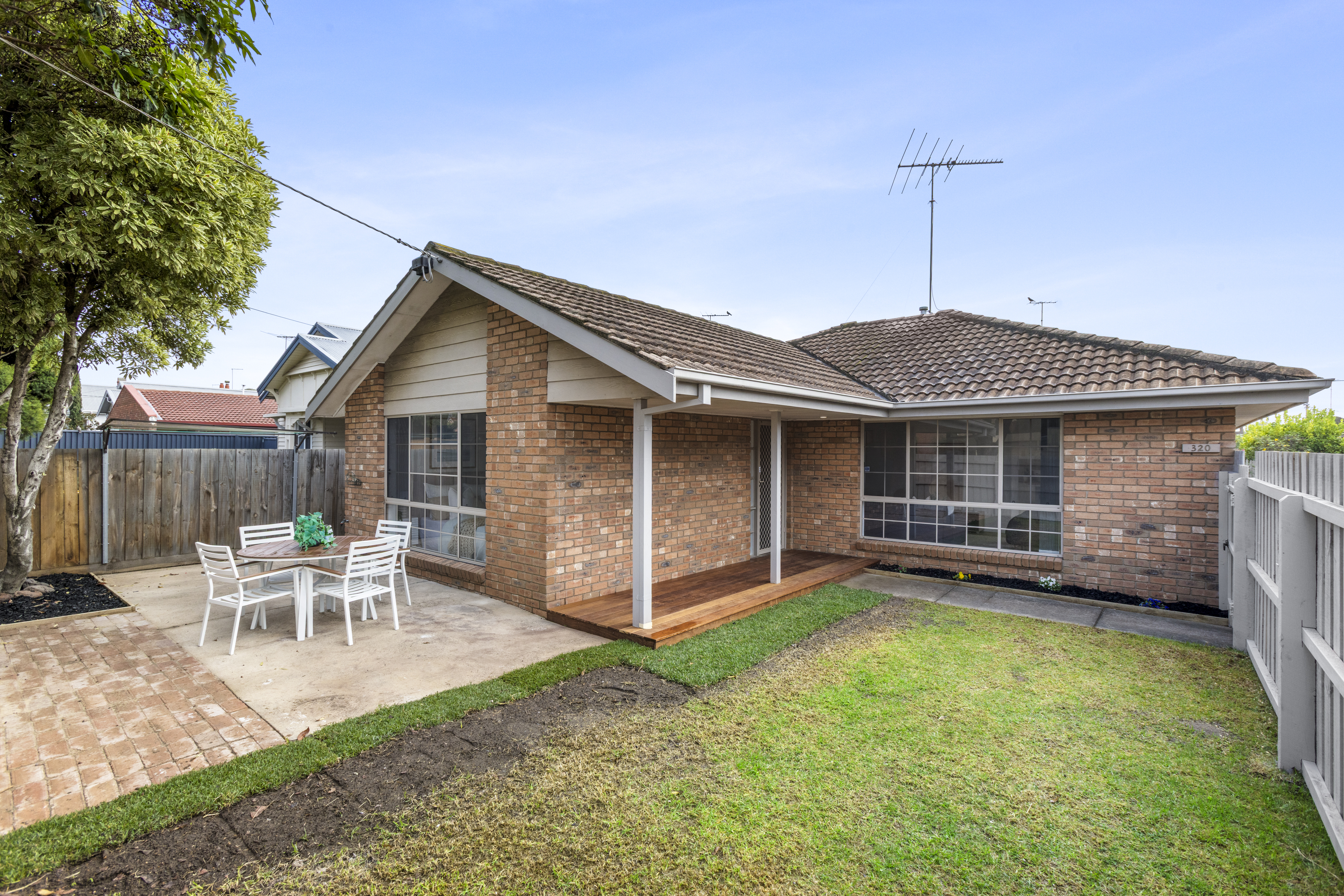 3-bedroom unit at 1 320 ABERDEEN STREET, MANIFOLD HEIGHTS VIC 3218, Greater Geelong, Victoria