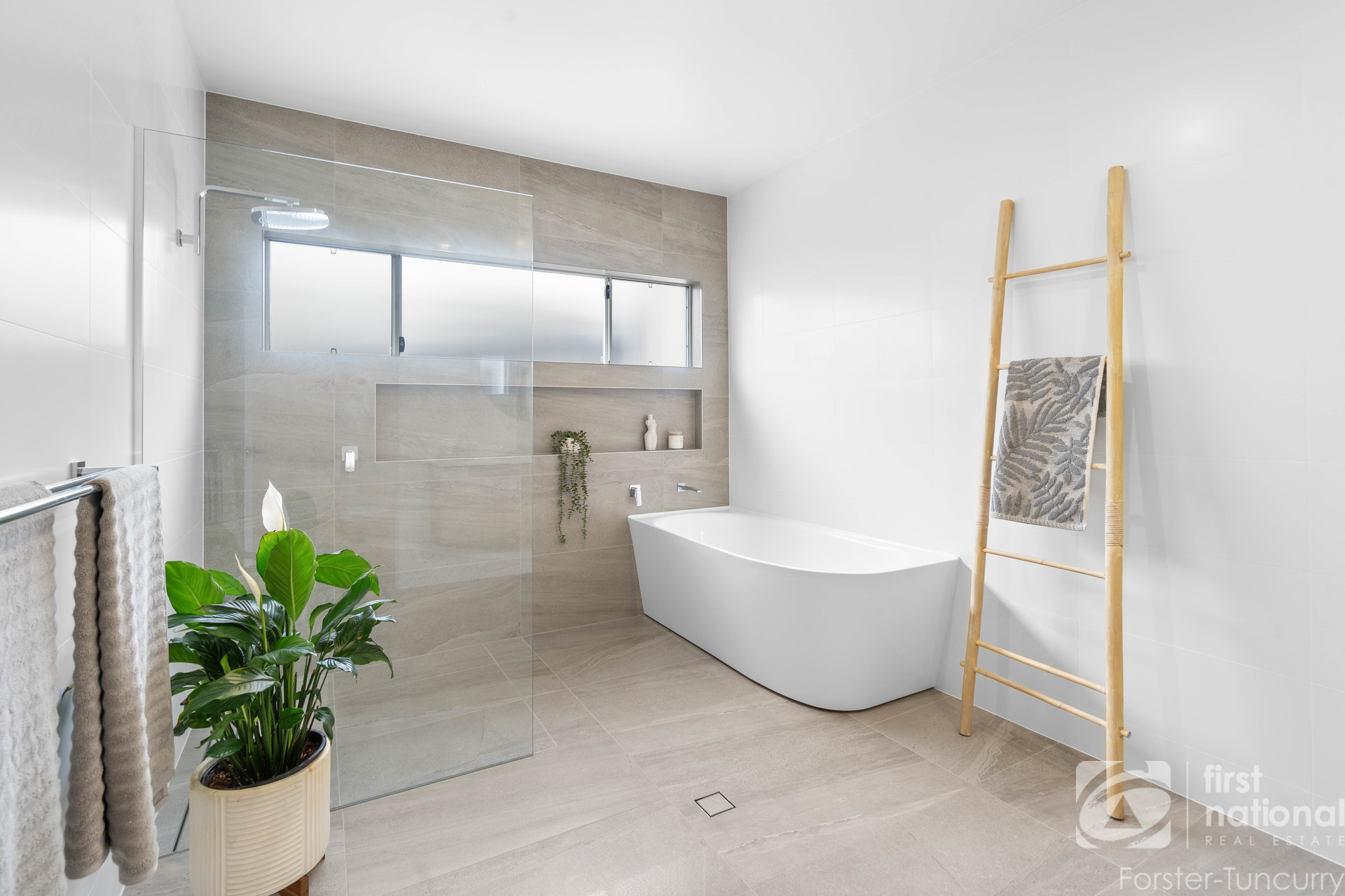 15 Limestone Crescent, Forster, NSW 2428 - Image 6