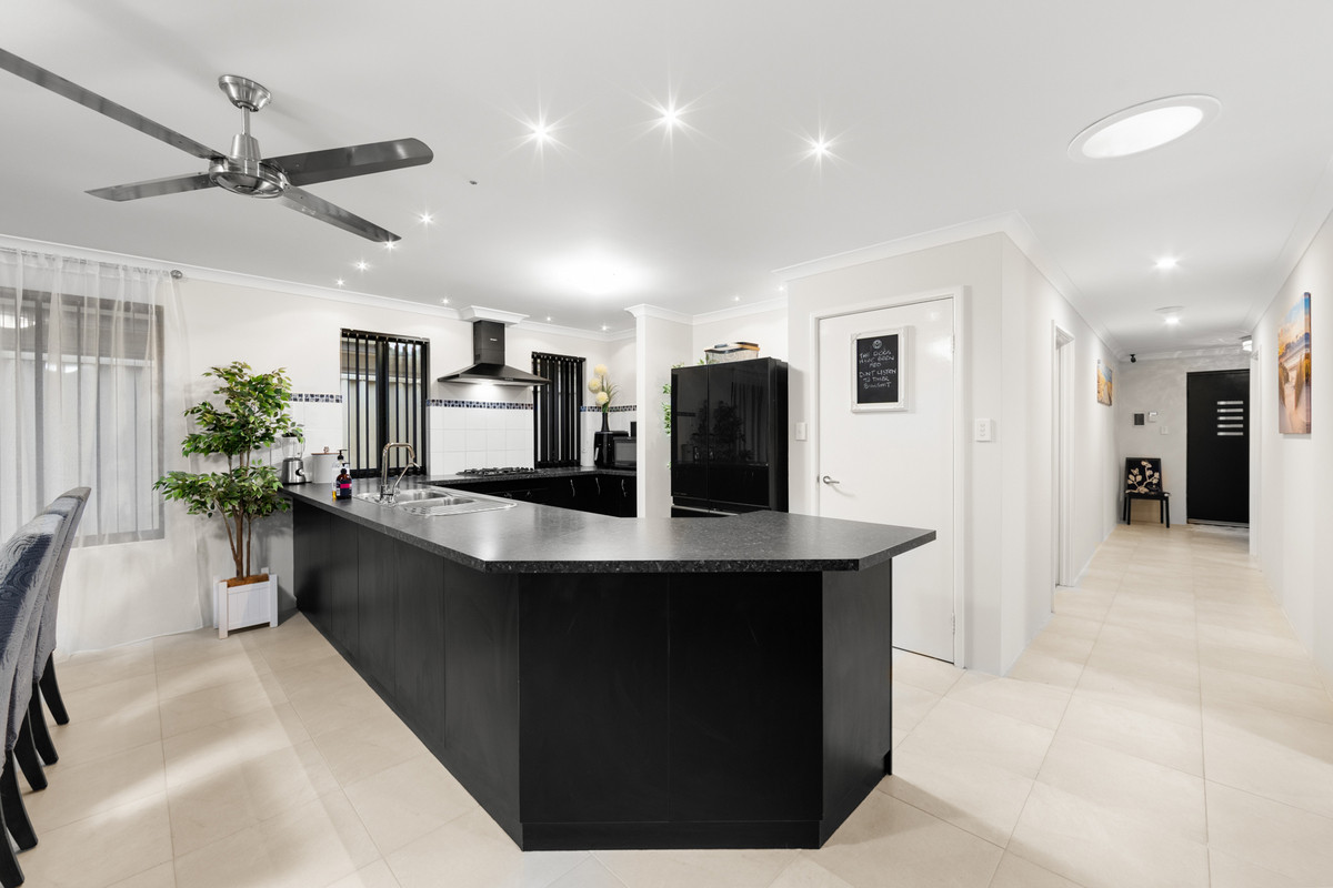 28 ARDGLASS GARDENS, Ridgewood WA 6030 - Image 9