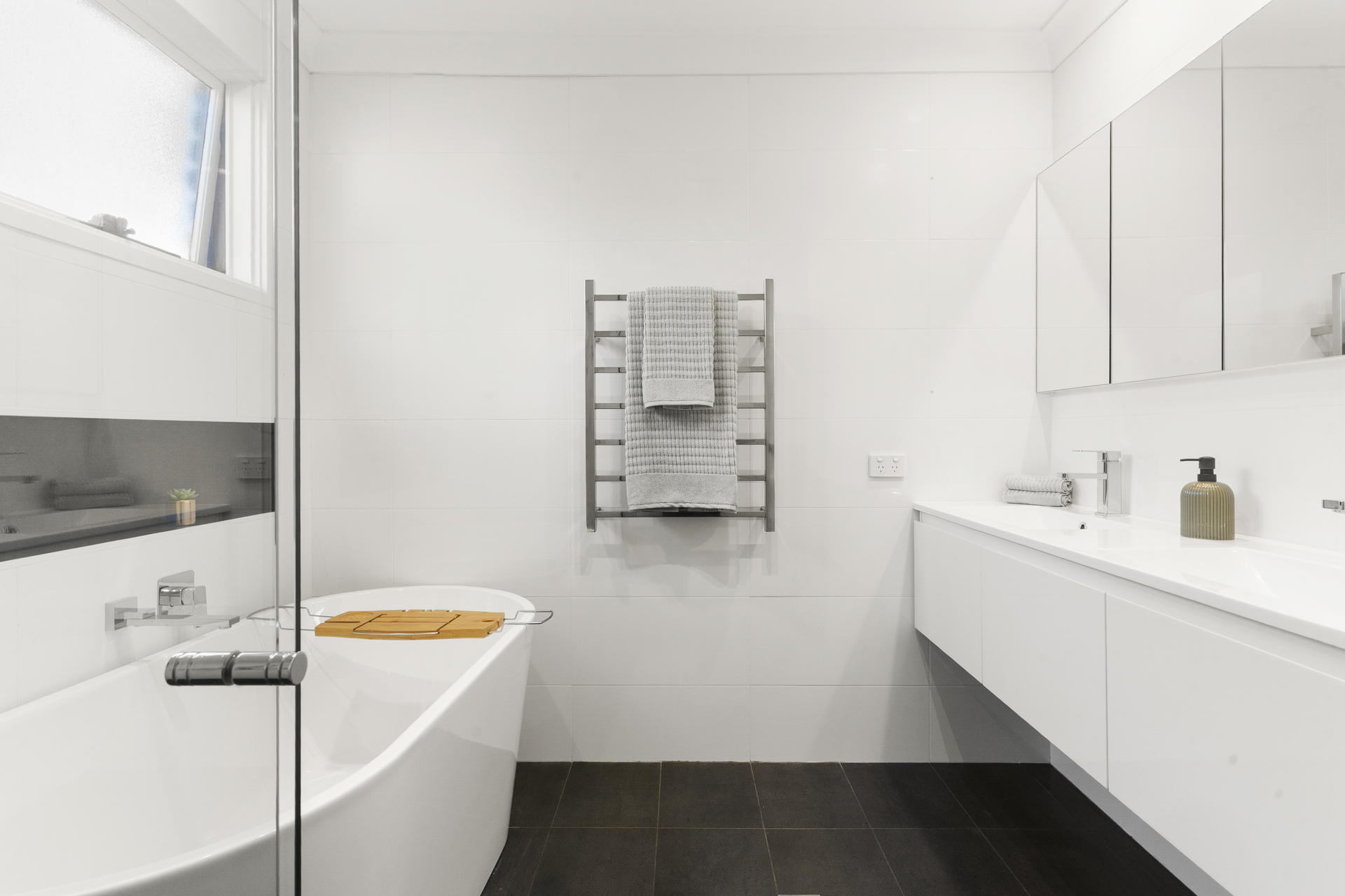 5-bedroom house at 47 Bignell Street, Illawong, NSW 2234, Sutherland, New South Wales