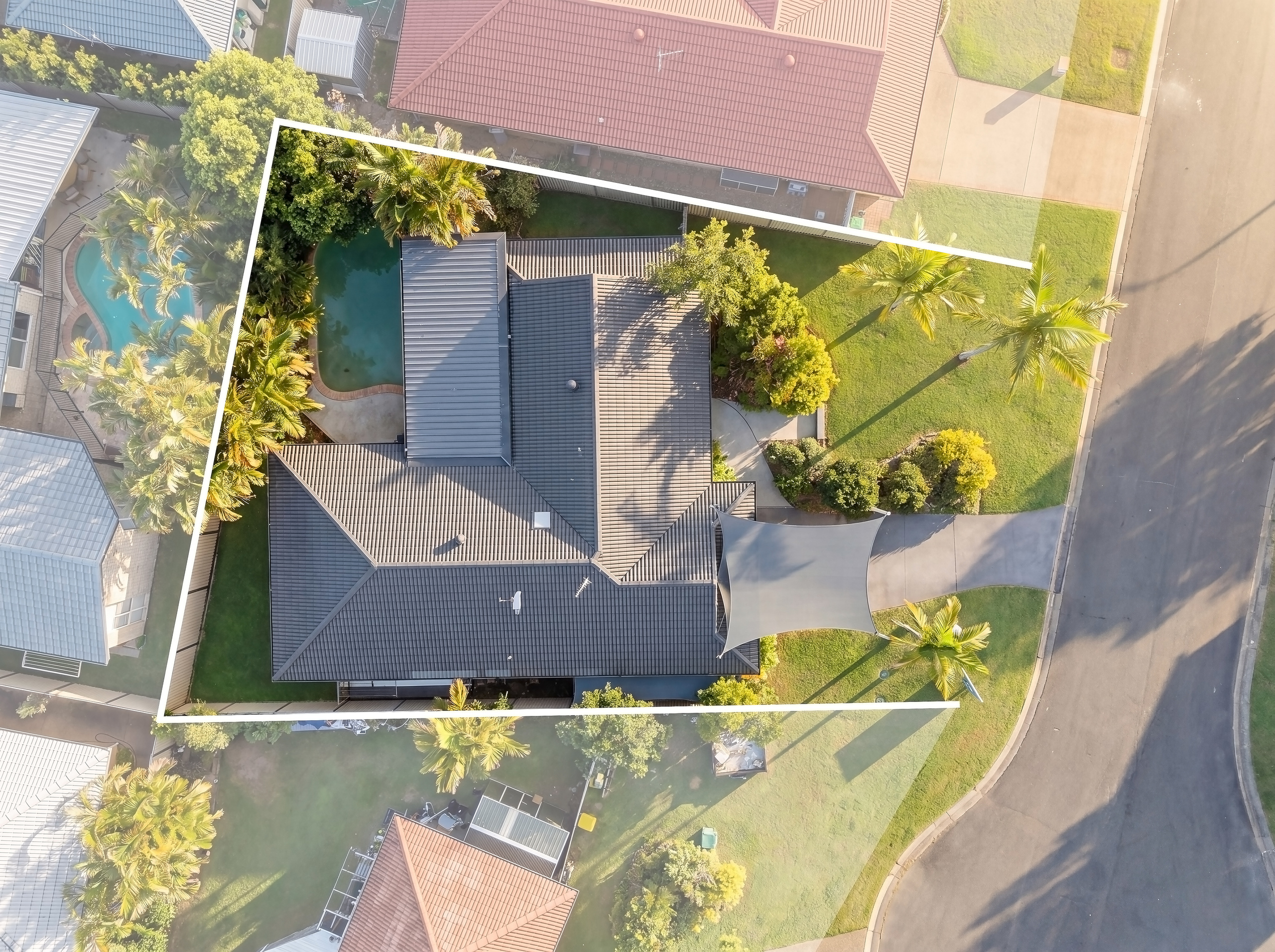5 SUGARLEAF COURT, Burleigh Waters QLD 4220 - Image 6
