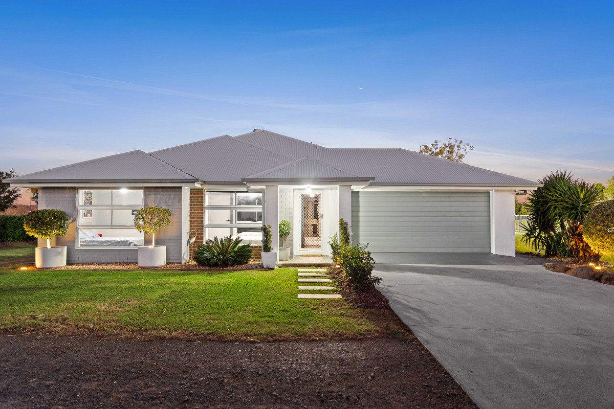 15 COLONIAL DRIVE, Gowrie Junction QLD 4352 - Image 2