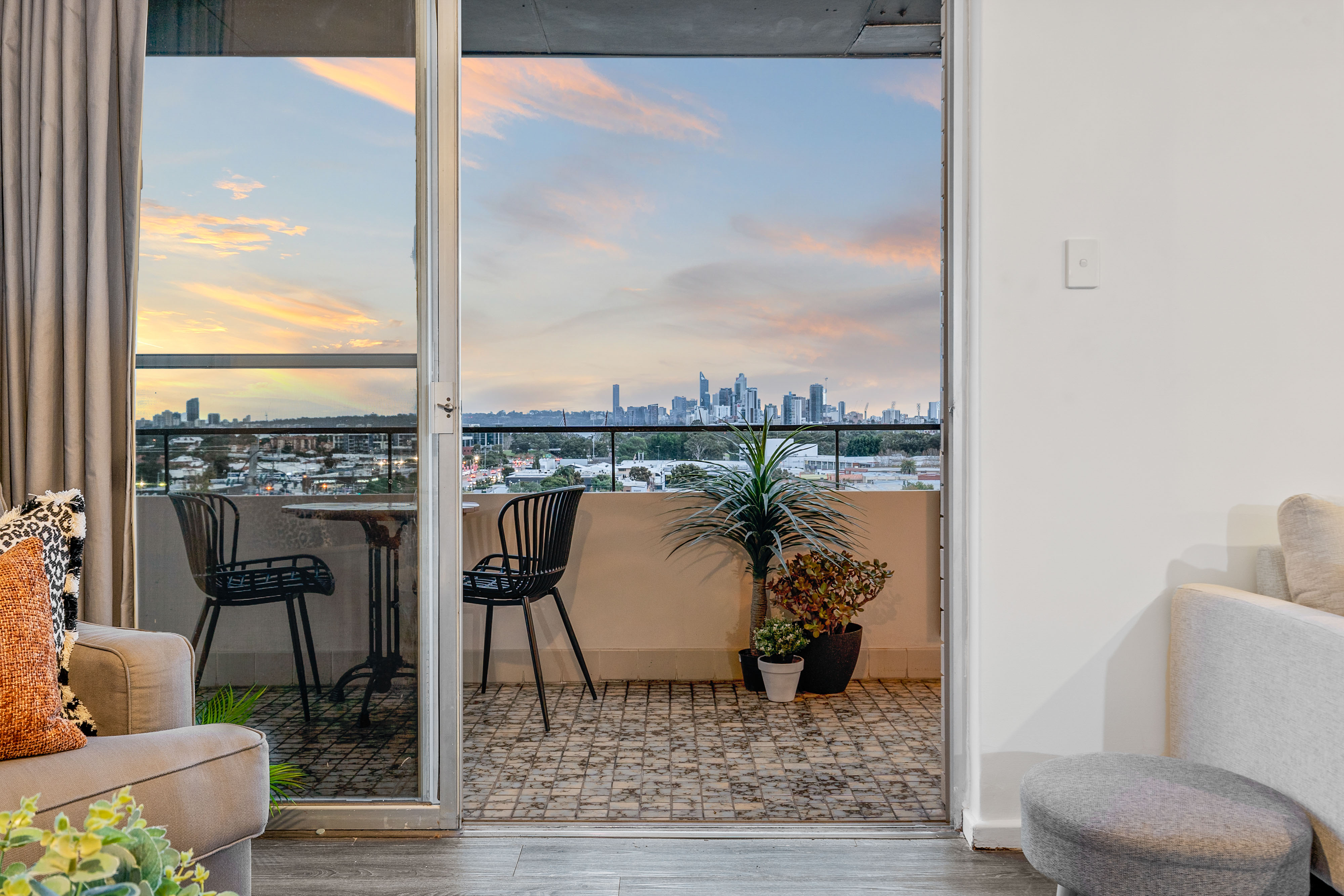 9/2 Hampton Street, Burswood, WA 6100 - Image 2