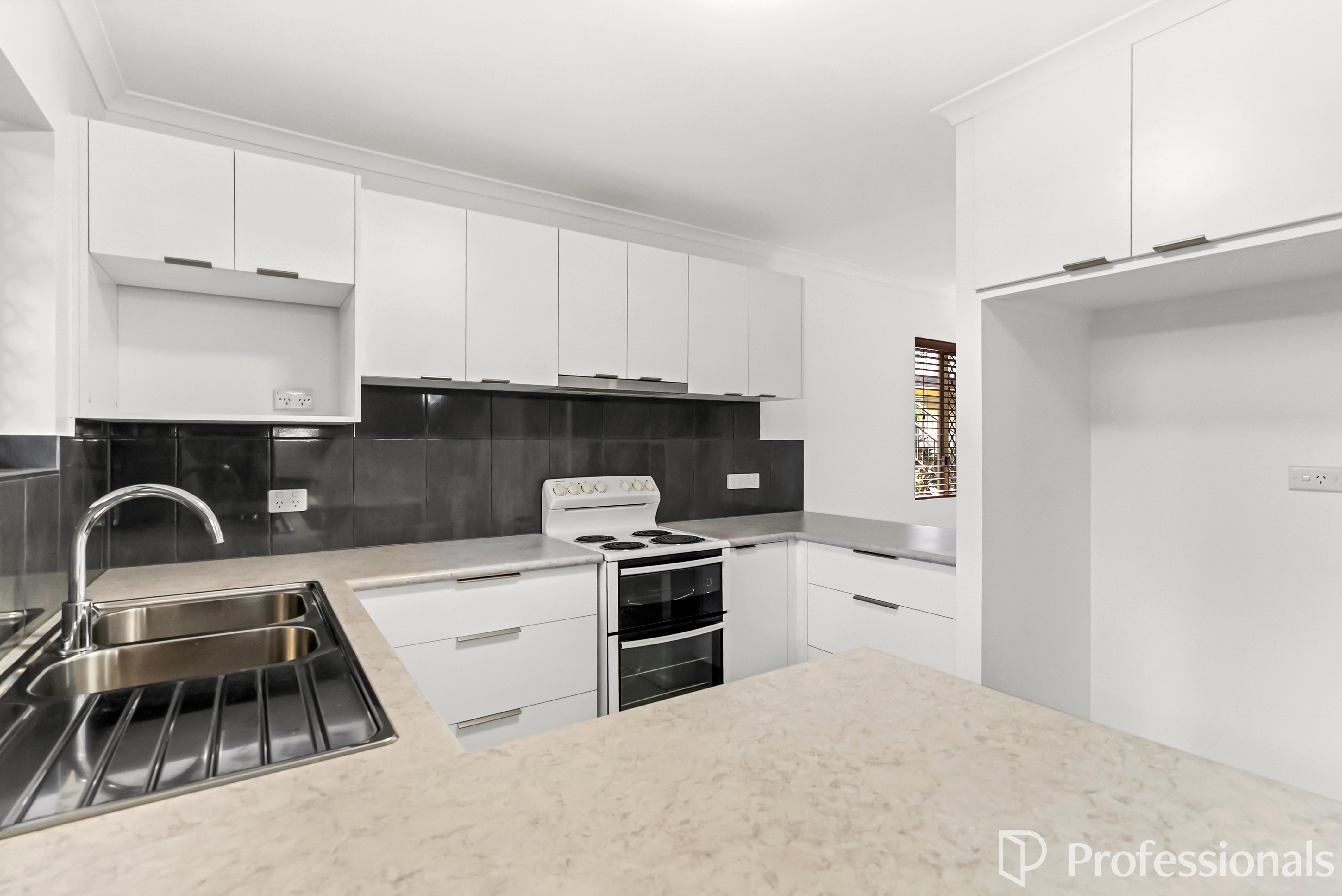 4 18 JENSEN STREET, MANOORA QLD 4870 - Image 5