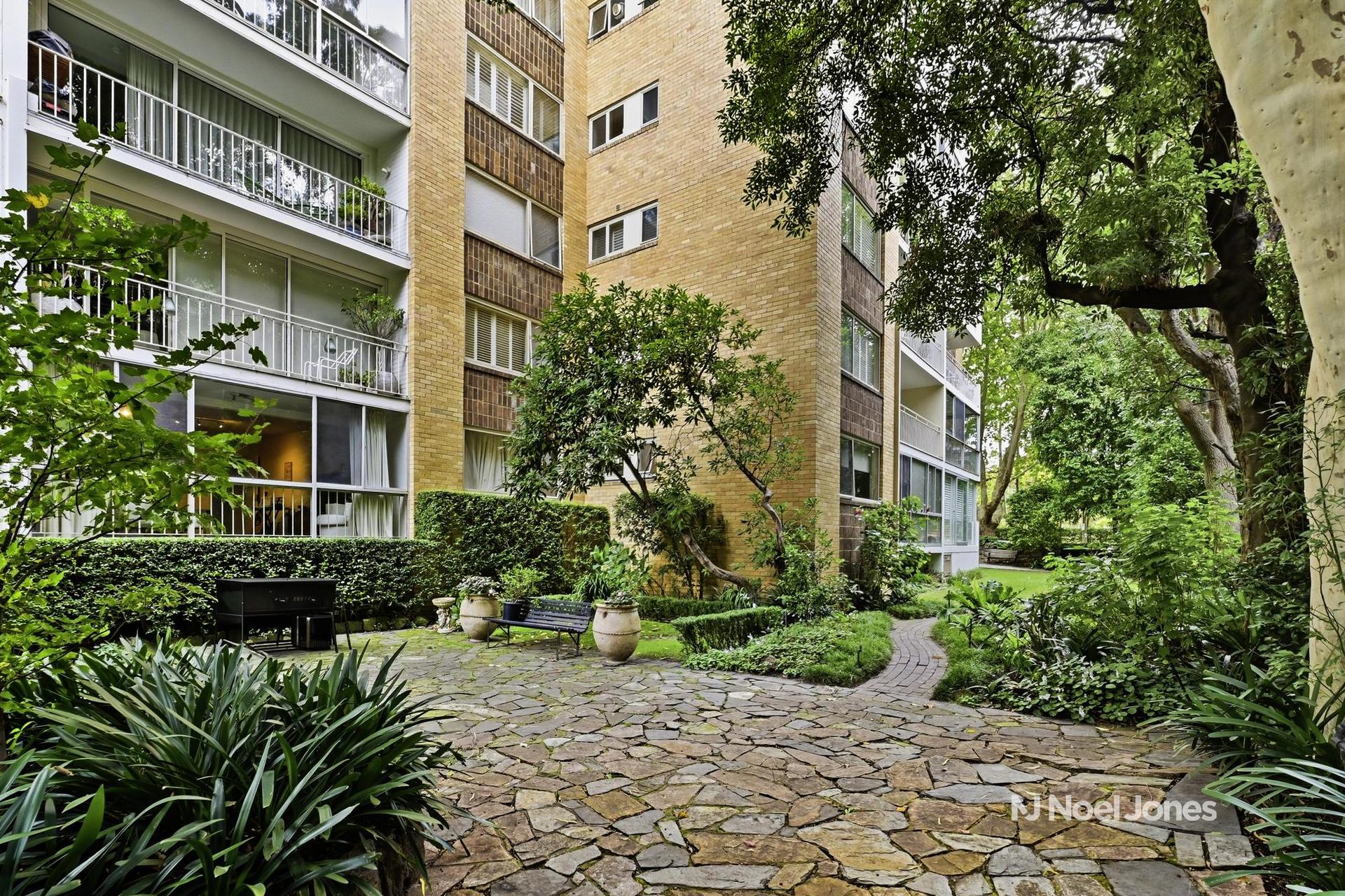 9/740 Orrong Road, Toorak, VIC 3142 - Image 9