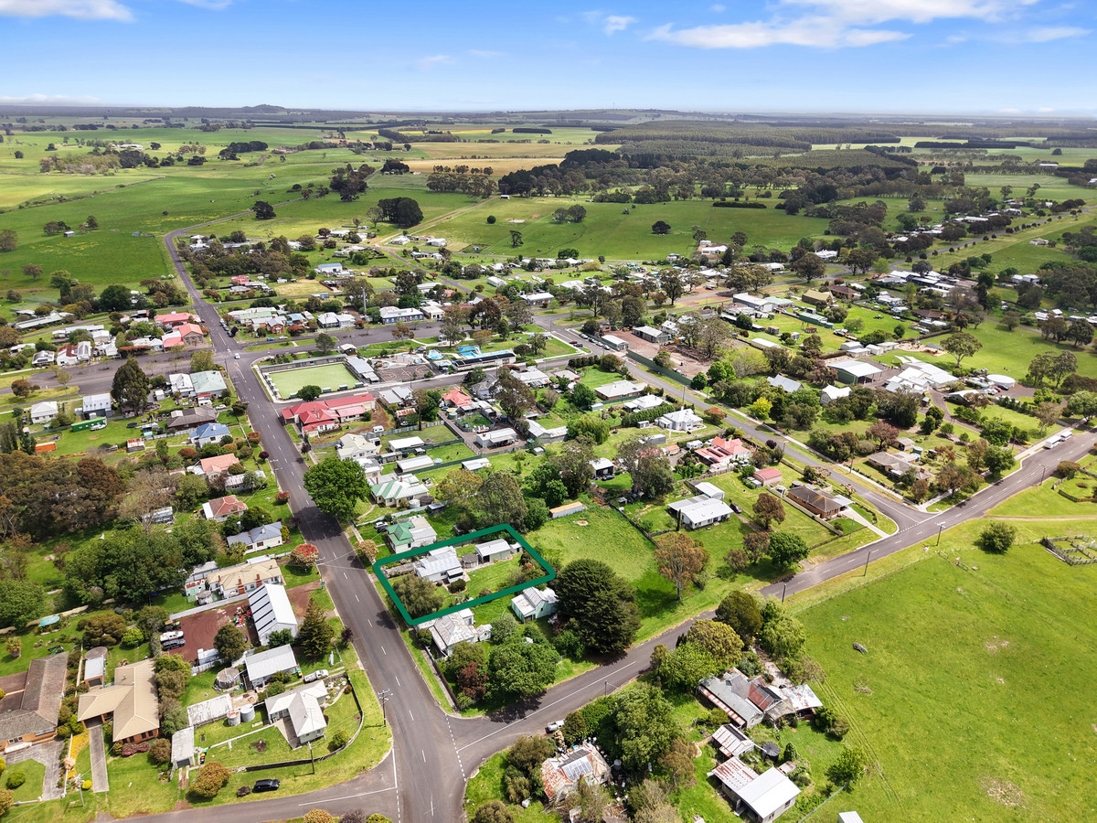 2-bedroom house at 35 HECKFIELD STREET, Macarthur VIC 3286, Moyne, Victoria
