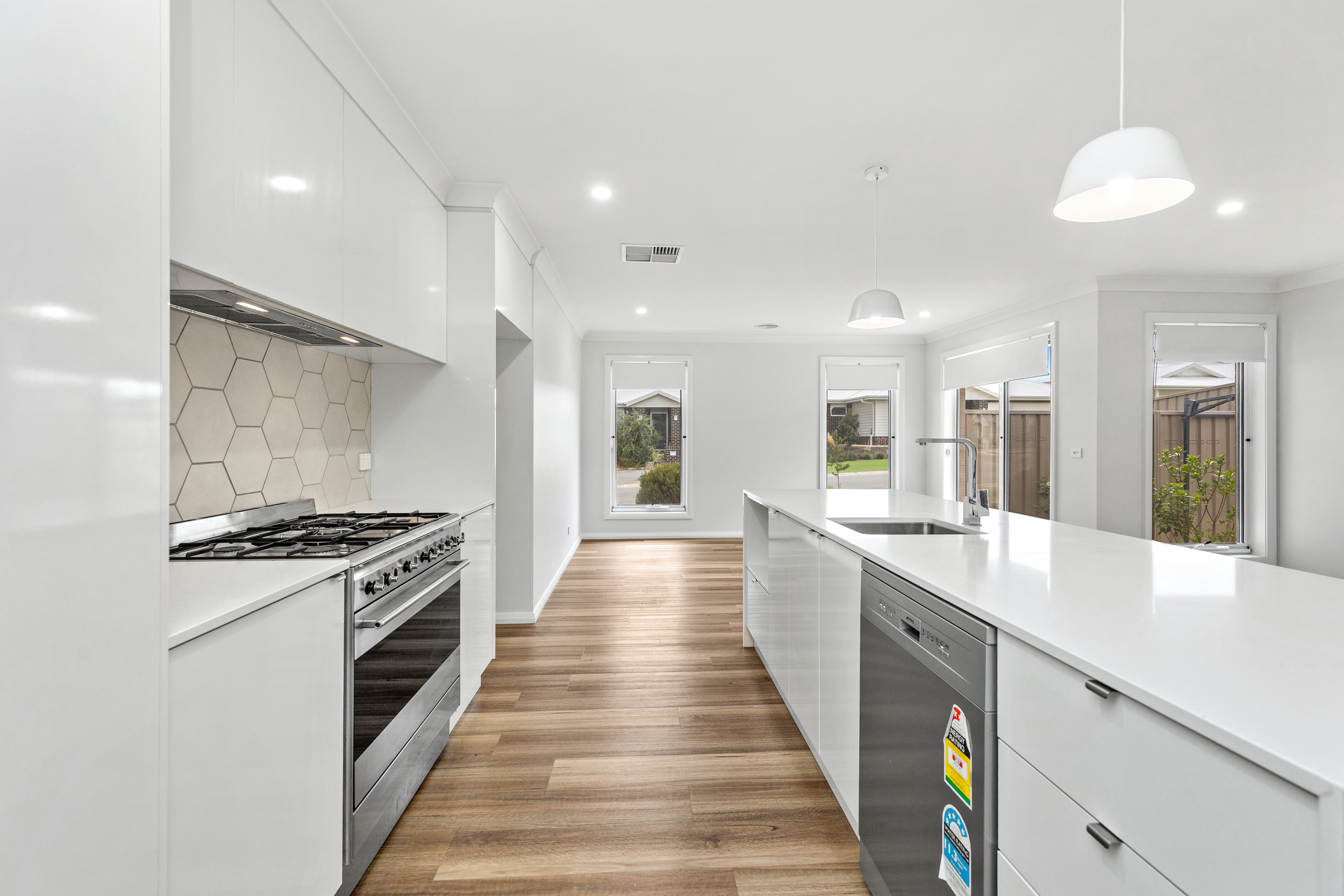 3-bedroom unit at 8 Billabong Crescent, Gobbagombalin, NSW 2650, Wagga Wagga, New South Wales