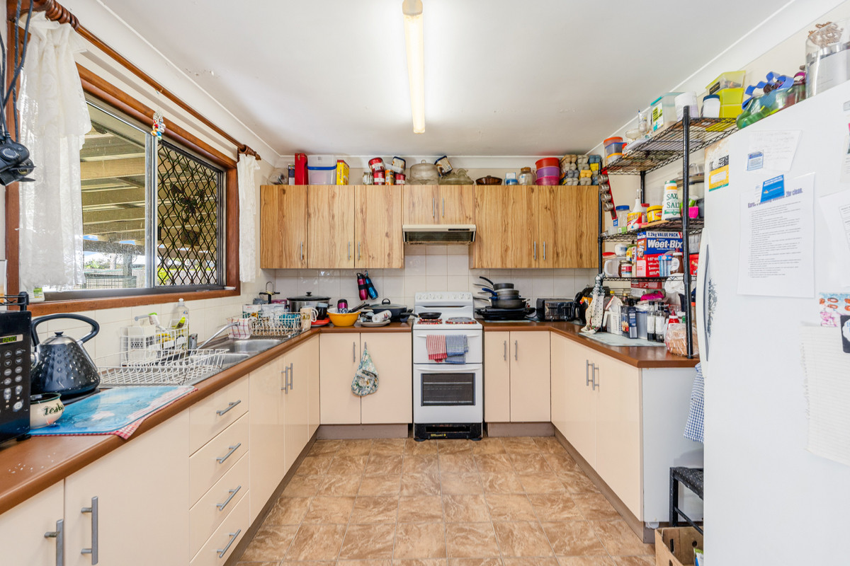 11 HAKEA COURT, Kawungan QLD 4655 - Image 8