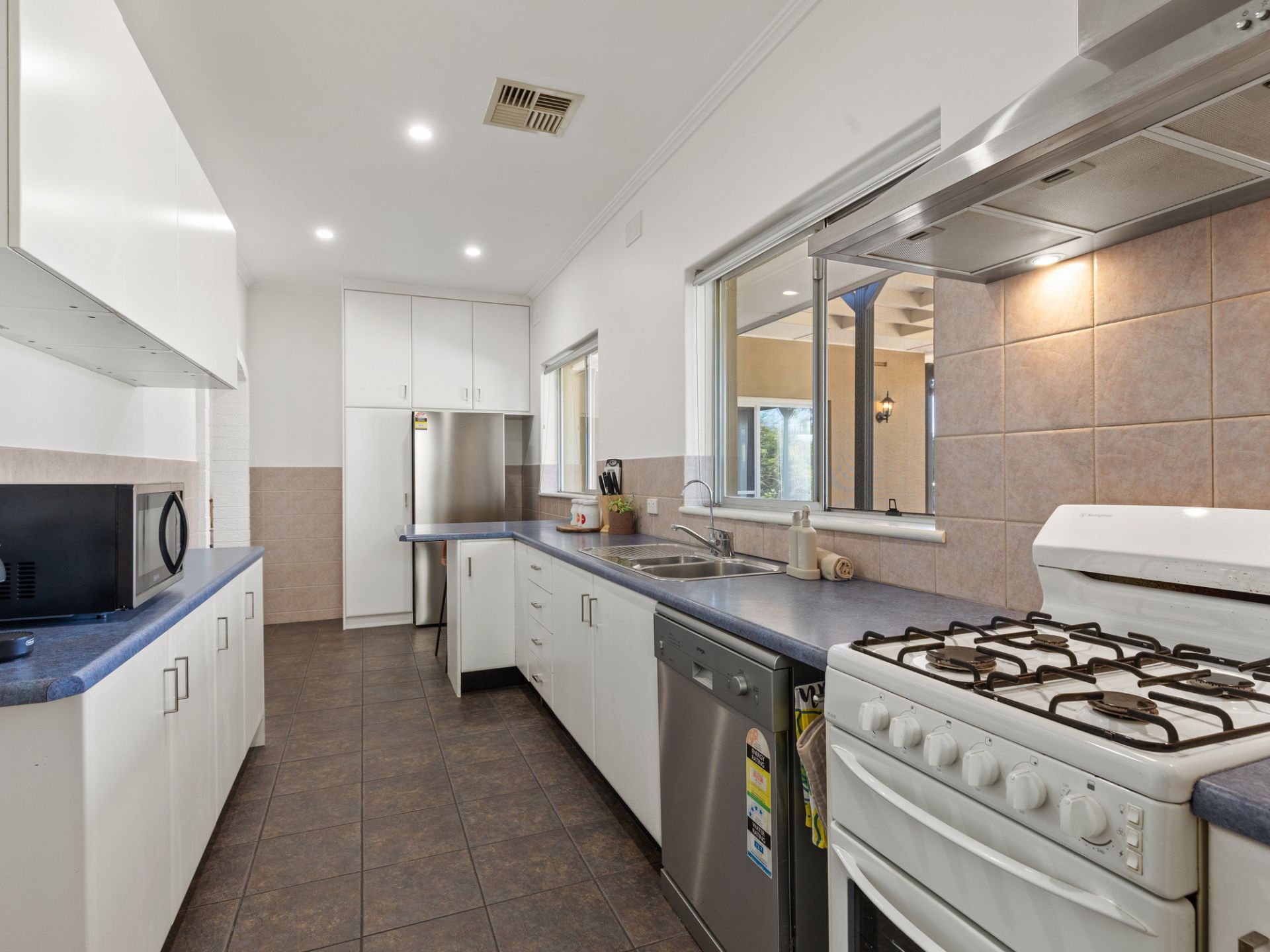 1 FINCHLEY STREET, Clovelly Park SA 5042 - Image 5