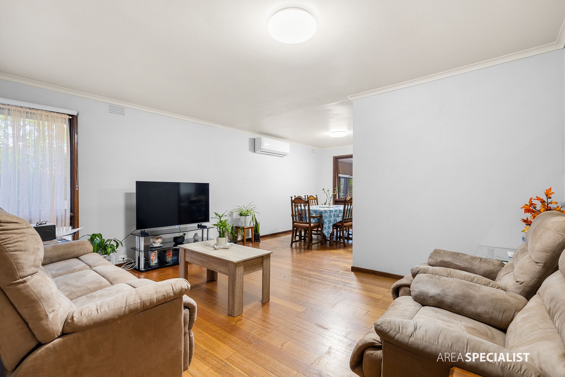 8 HAFEY CRESCENT, Hoppers Crossing VIC 3029 - Image 10
