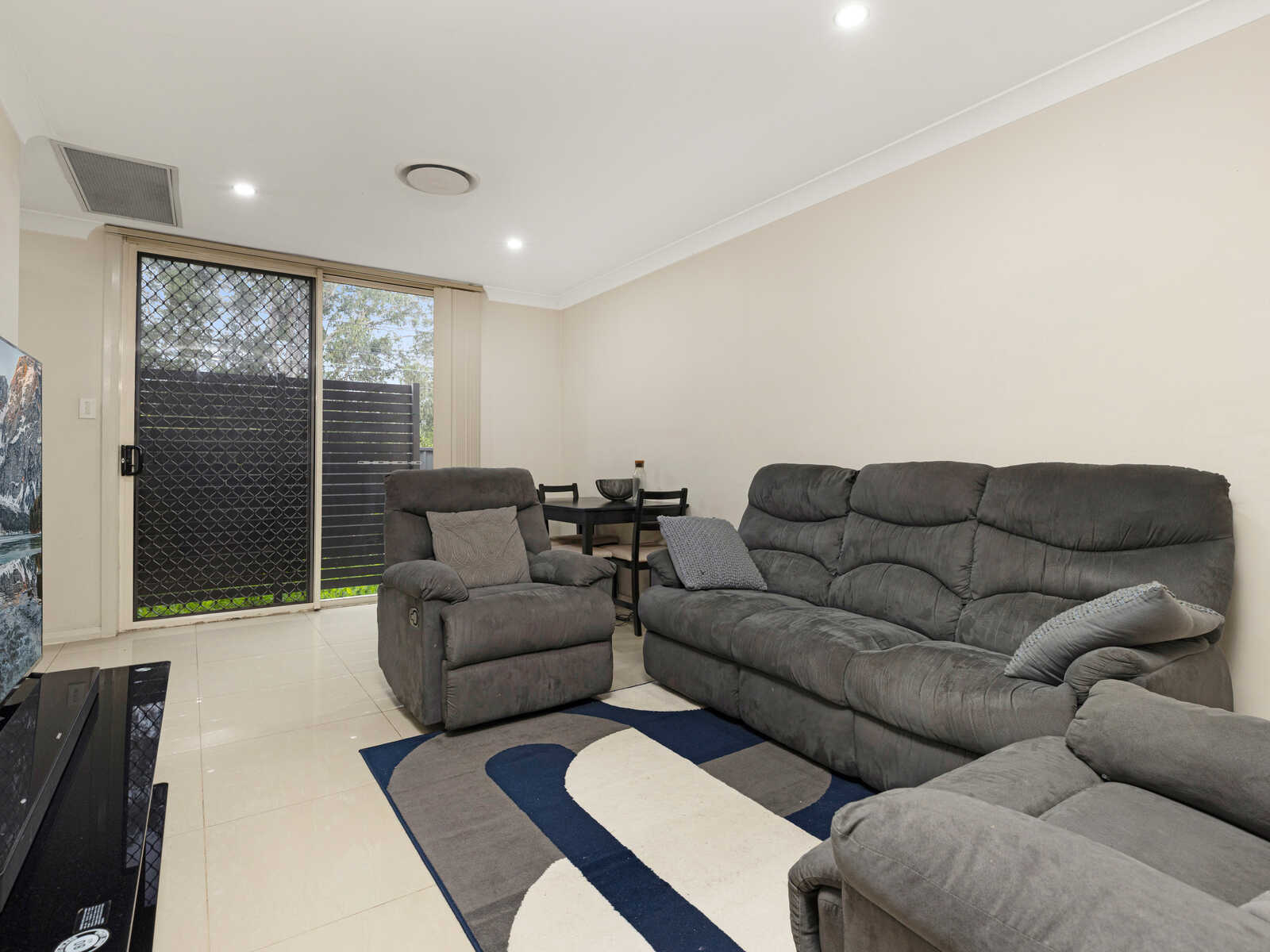 10/217 Targo Road, Girraween, NSW 2145 - Image 2
