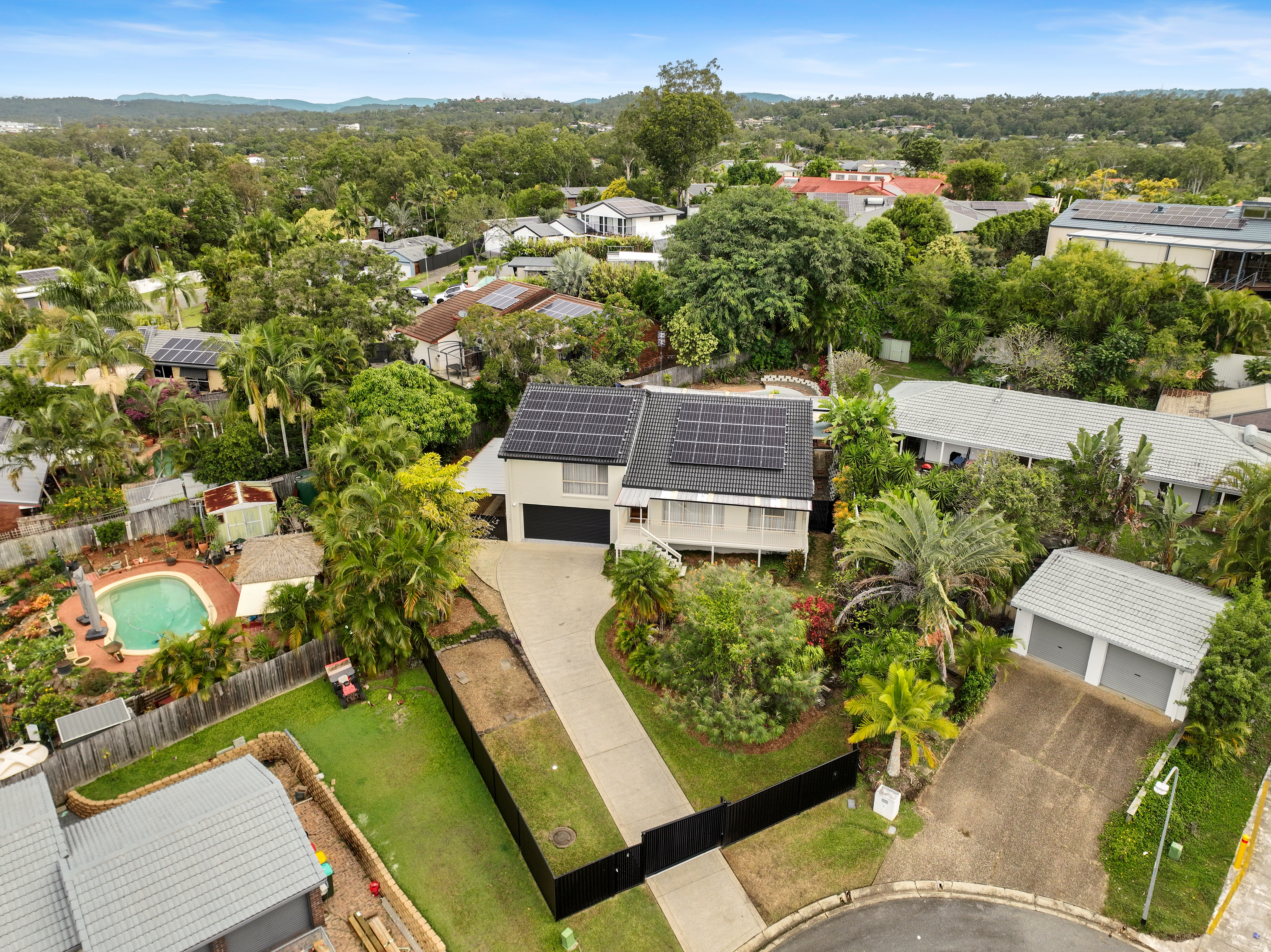 4 FINLEY COURT, Helensvale QLD 4212 - Image 2