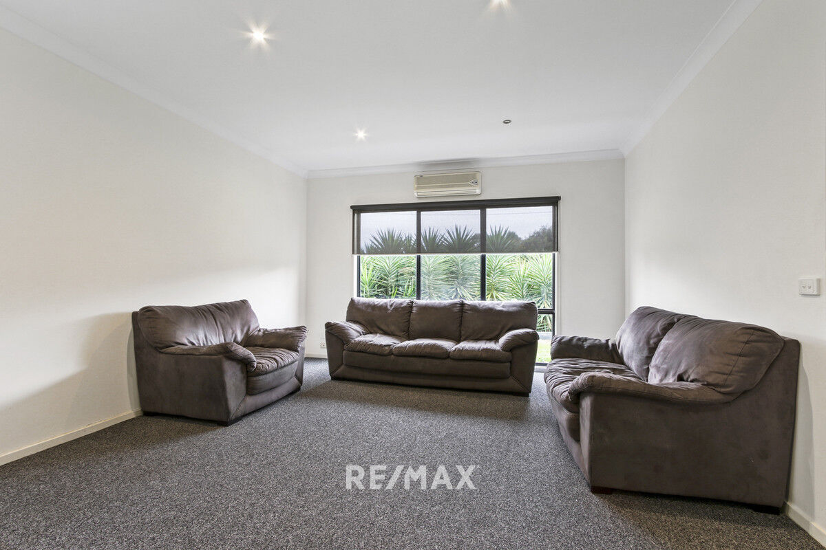 1 Mairburn Road, Metung, VIC 3904 - Image 8