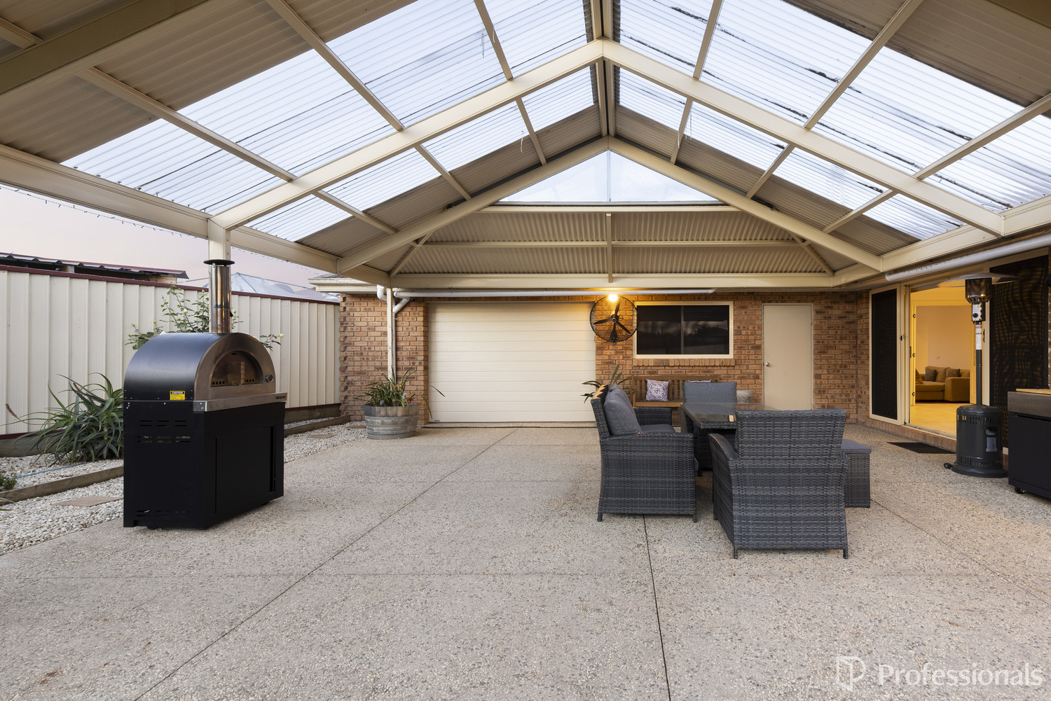 11 EAGLE TERRACE, Taylors Lakes VIC 3038 - Image 8