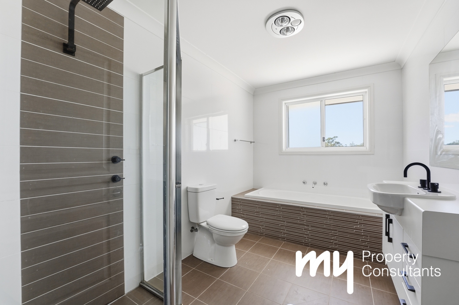 5-bedroom house at 7 Warner Street, Camden Park, NSW 2570, Wollondilly, New South Wales