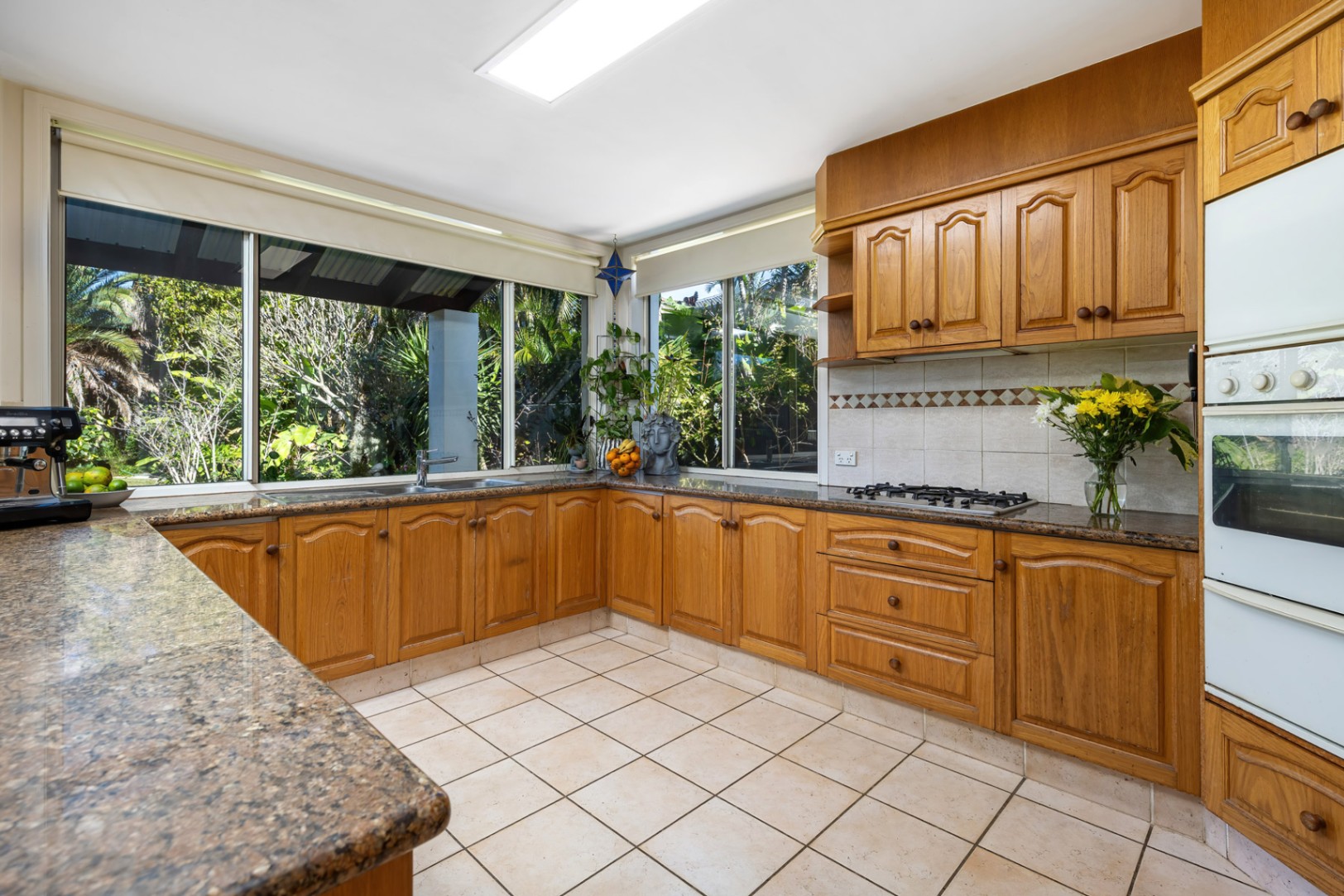 18 TRANQUILITY CIRCUIT, Helensvale QLD 4212 - Image 5