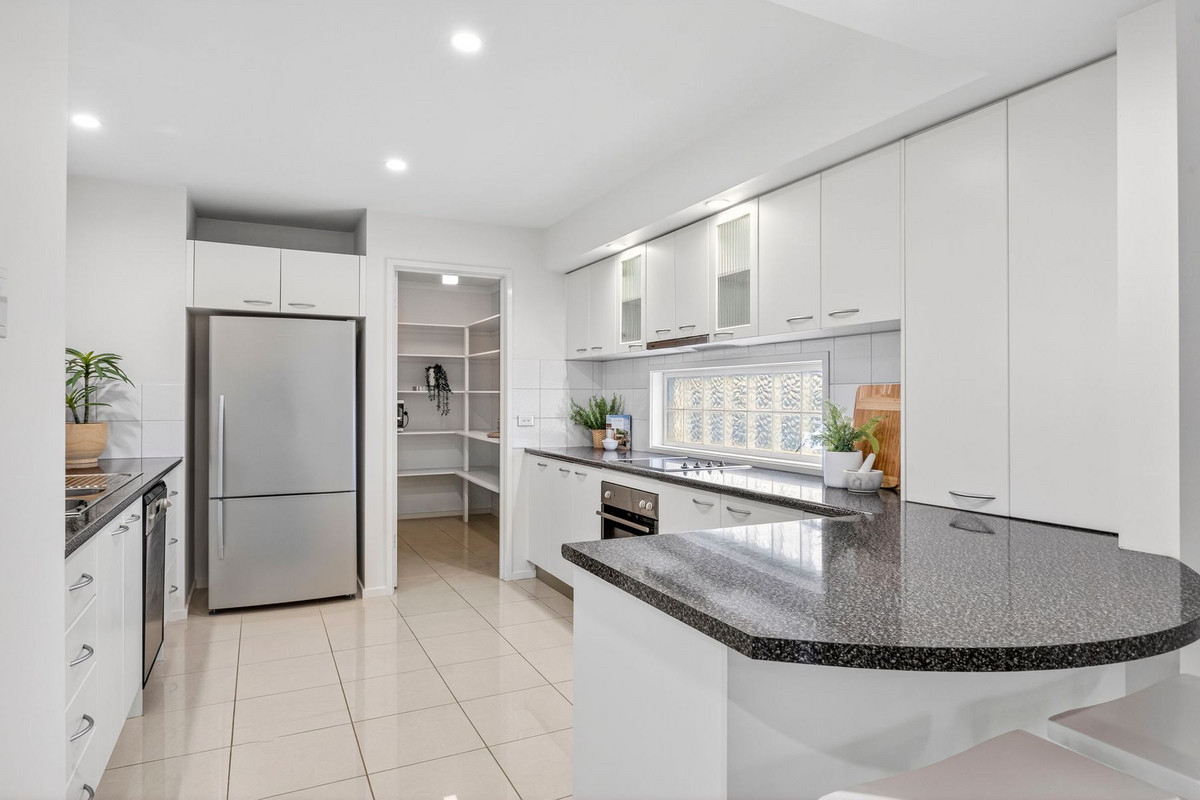 8 SEAMIST WAY, Torquay VIC 3228 - Image 5