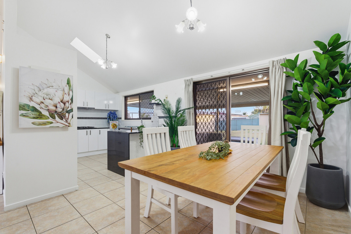 25 Dorachus Drive, Regents Park, QLD 4118 - Image 8