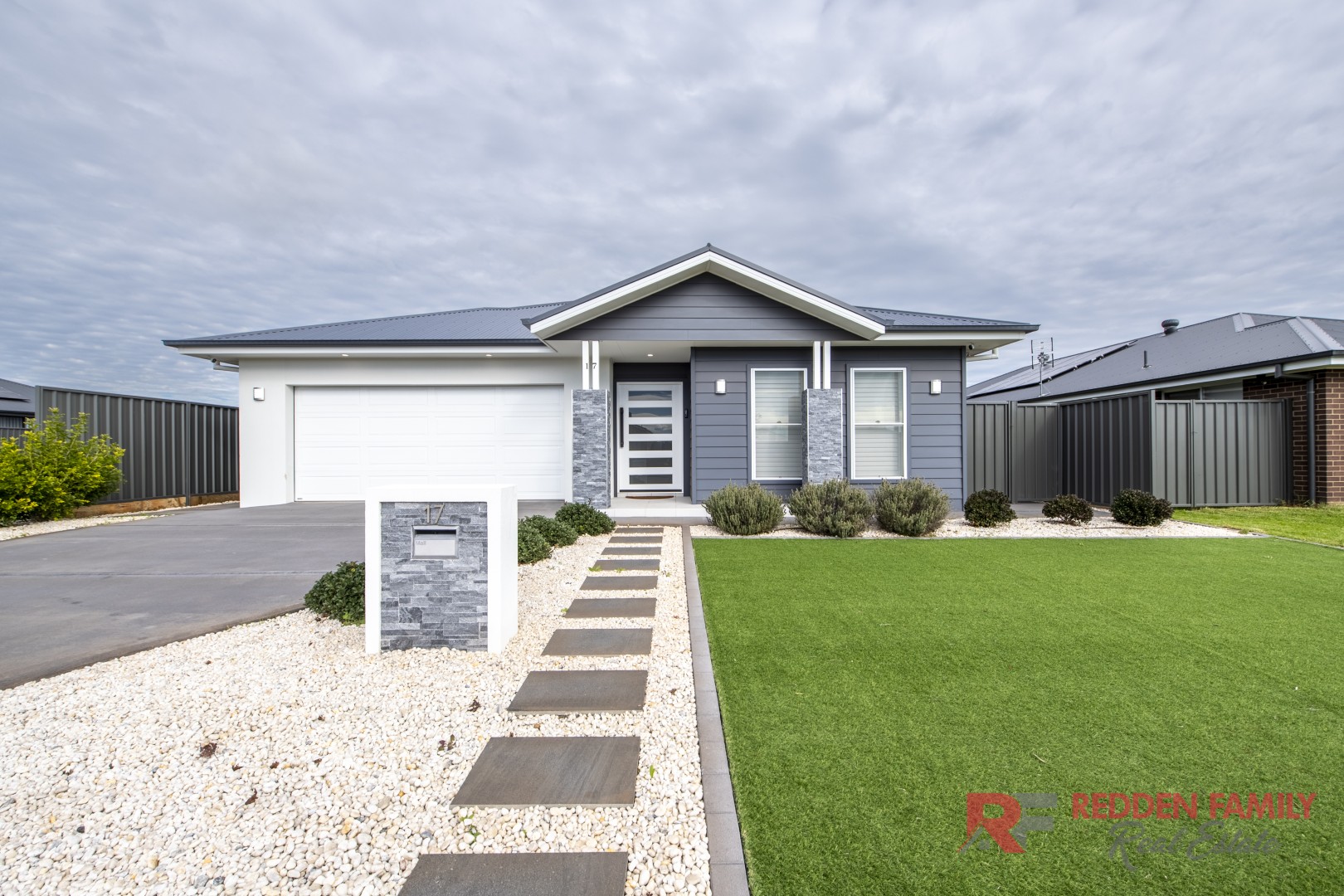 17 Oxford Avenue, Dubbo, NSW 2830 - Image 1