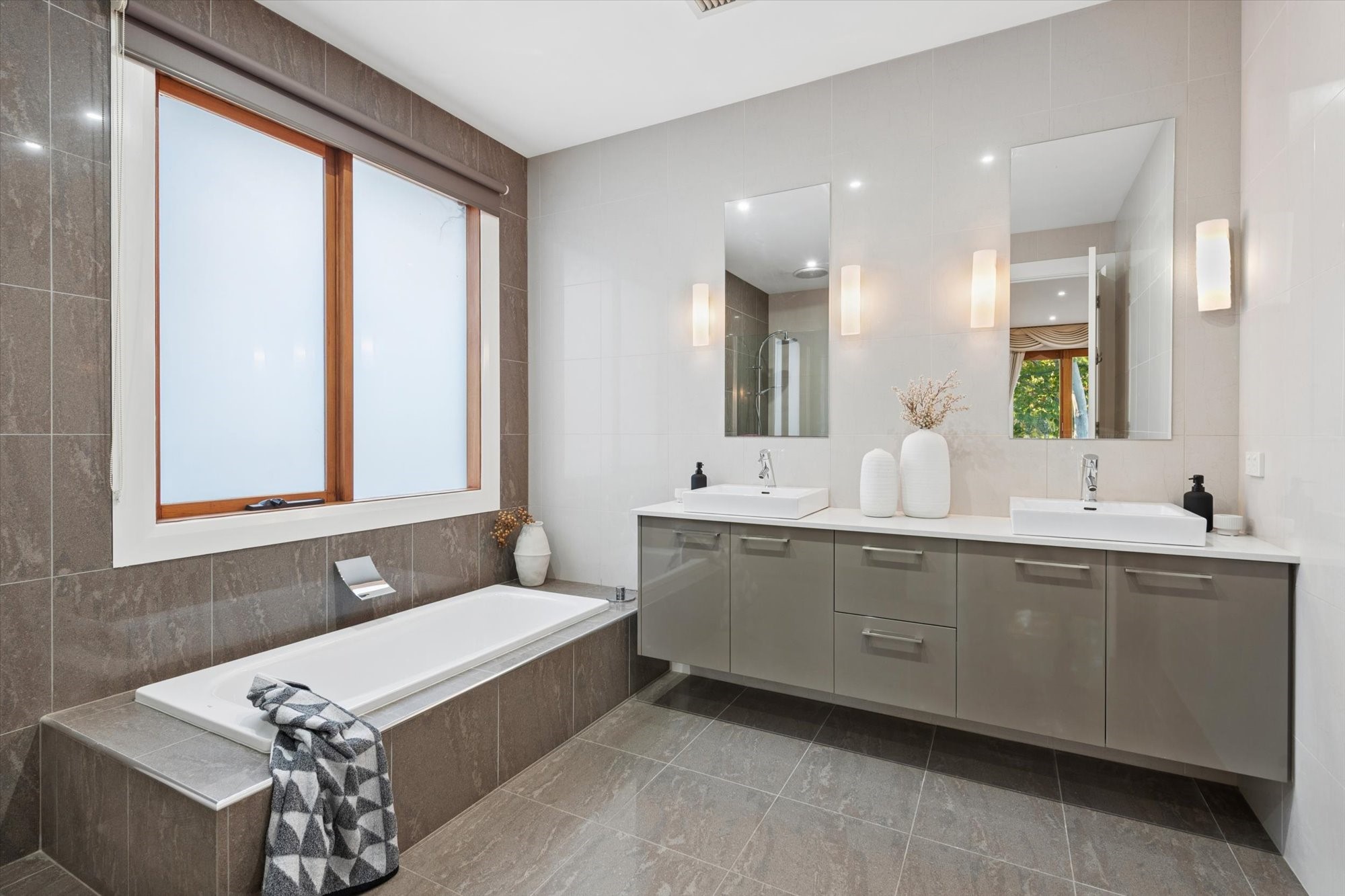 7 BRYSON AVENUE, Brighton VIC 3186 - Image 10