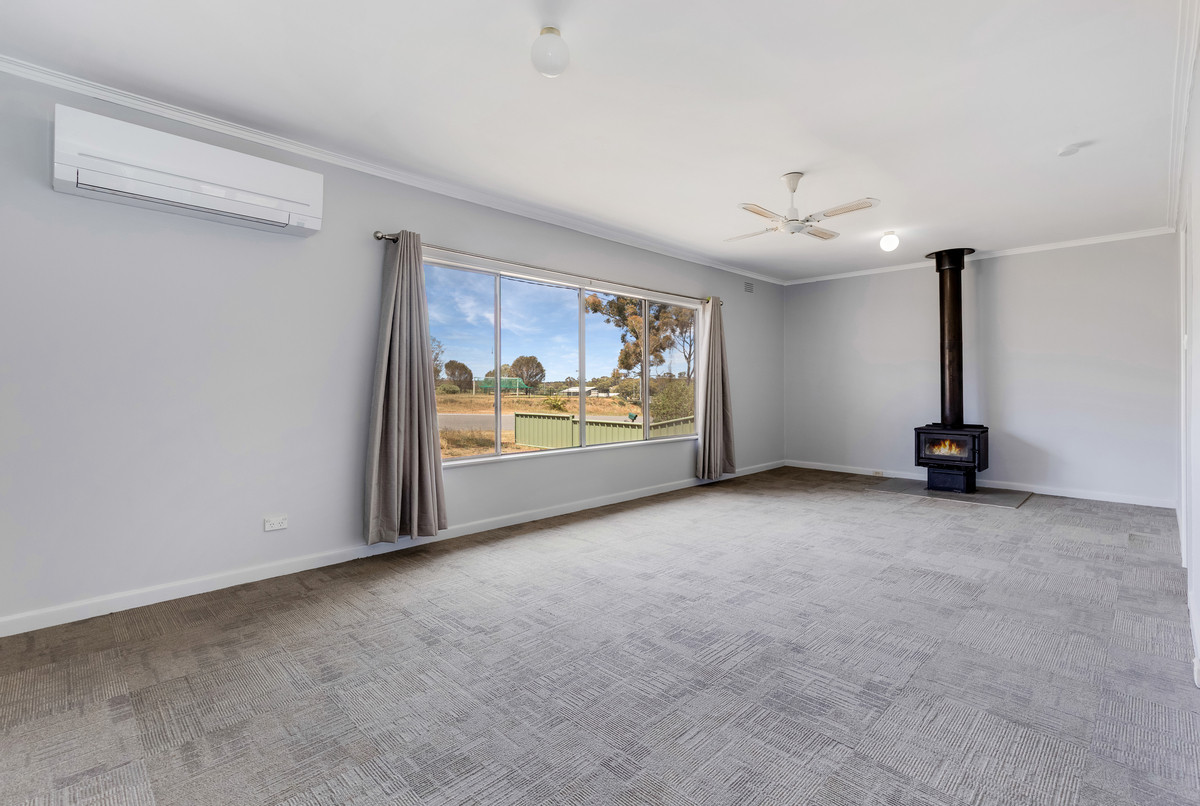 3-bedroom house at 50 Chapel Street, Wedderburn, VIC 3518, Loddon, Victoria