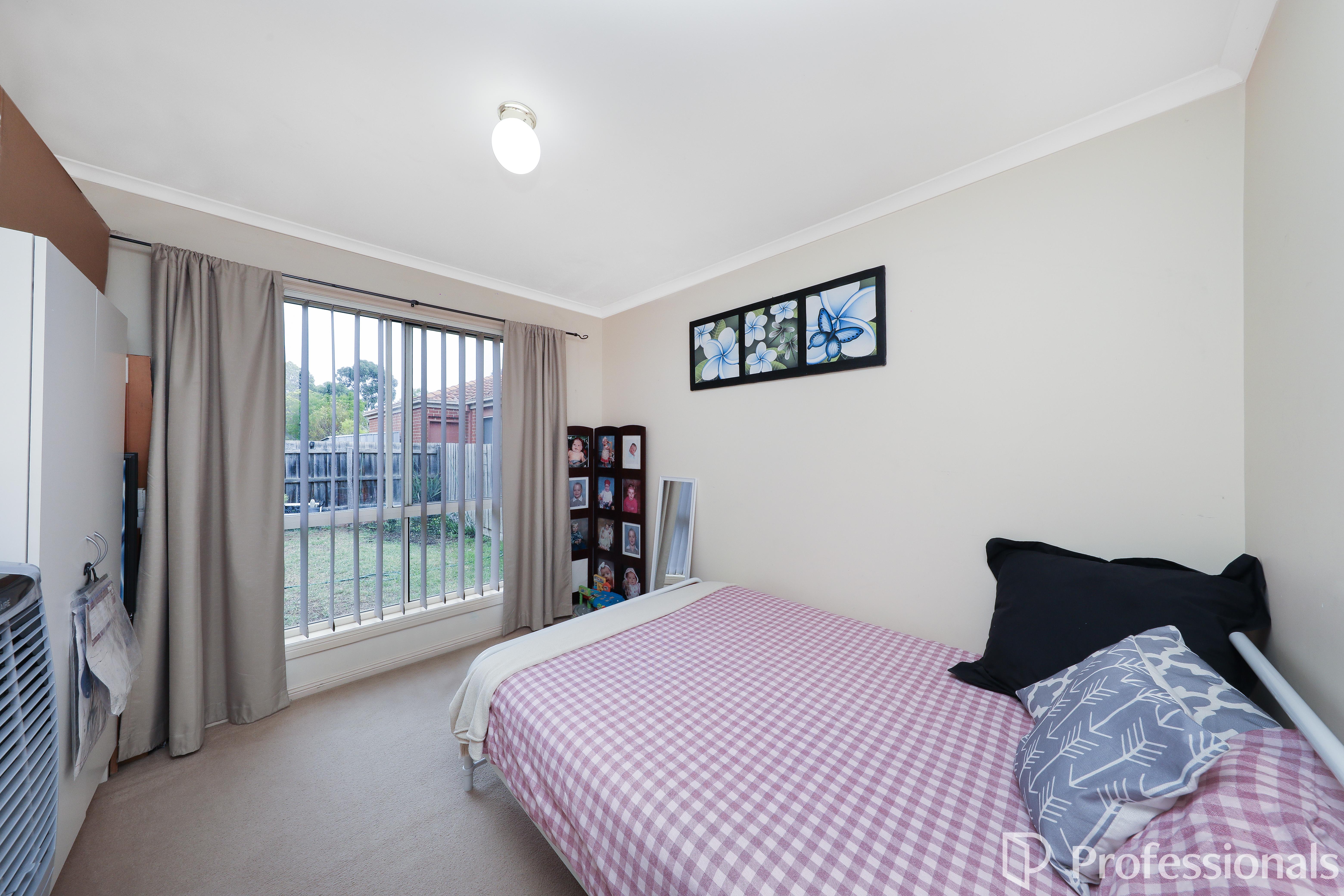 20 PHILLIP STREET, Melton South VIC 3338 - Image 5
