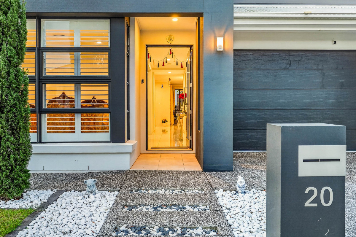 20 BEDFORD CRESCENT, Spring Mountain QLD 4300 - Image 3