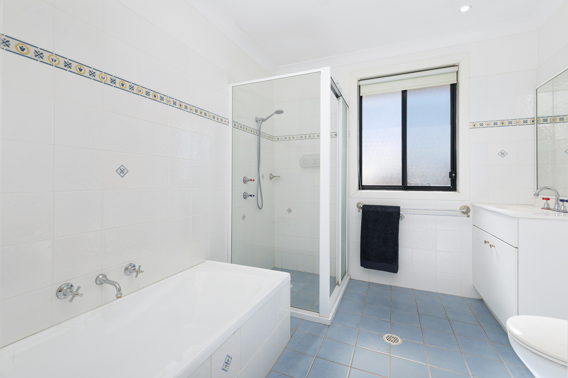 4-bedroom unit at 1 16 BULWARRA STREET, CARINGBAH SOUTH NSW 2229, Sutherland, New South Wales