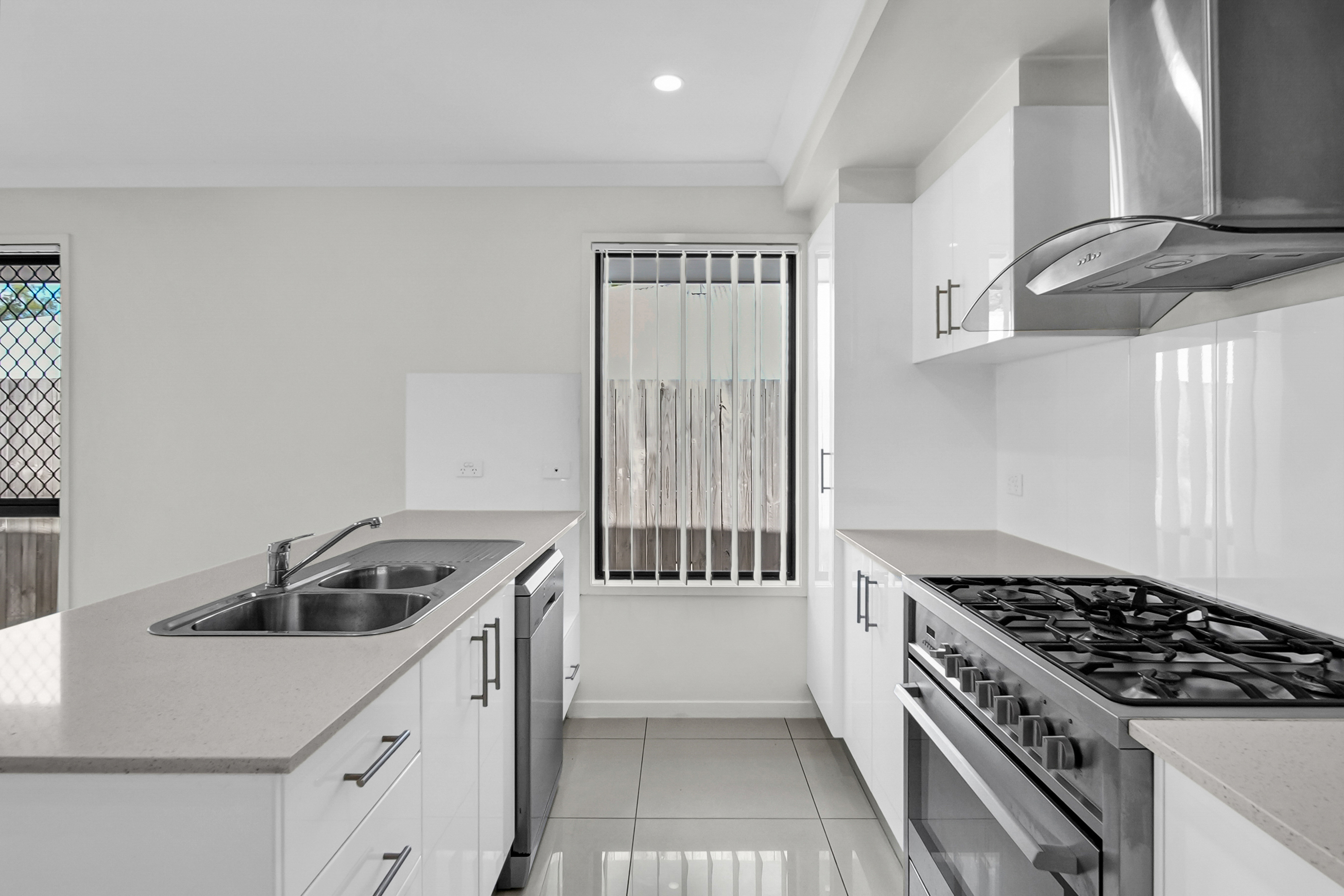 60 PEPPER TREE DRIVE, Holmview QLD 4207 - Image 4