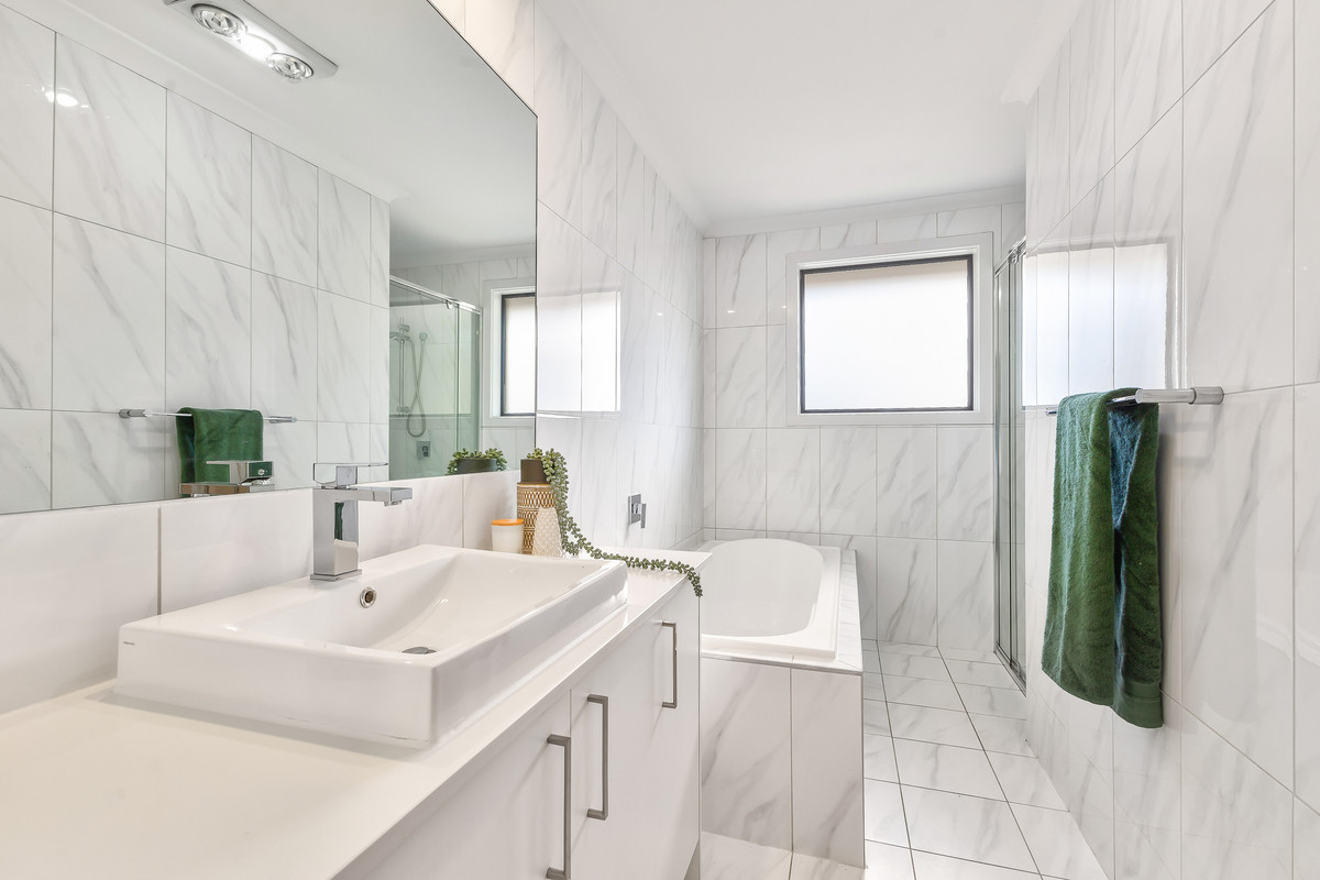 3-bedroom unit at 4/2 Lynn Drive, Ferntree Gully, VIC 3156, Knox, Victoria