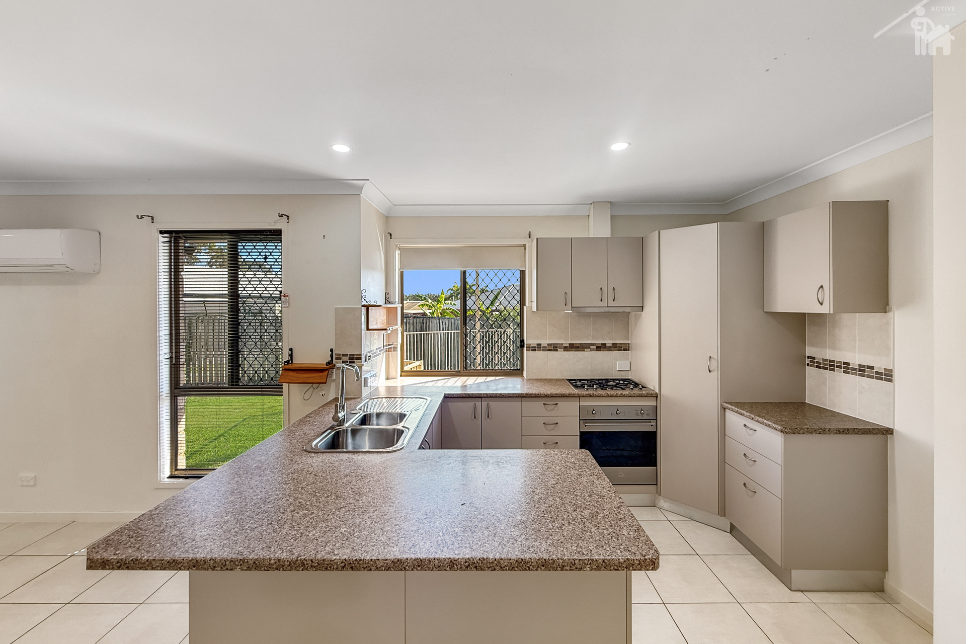 15 WHIPBIRD COURT, Urangan QLD 4655 - Image 9