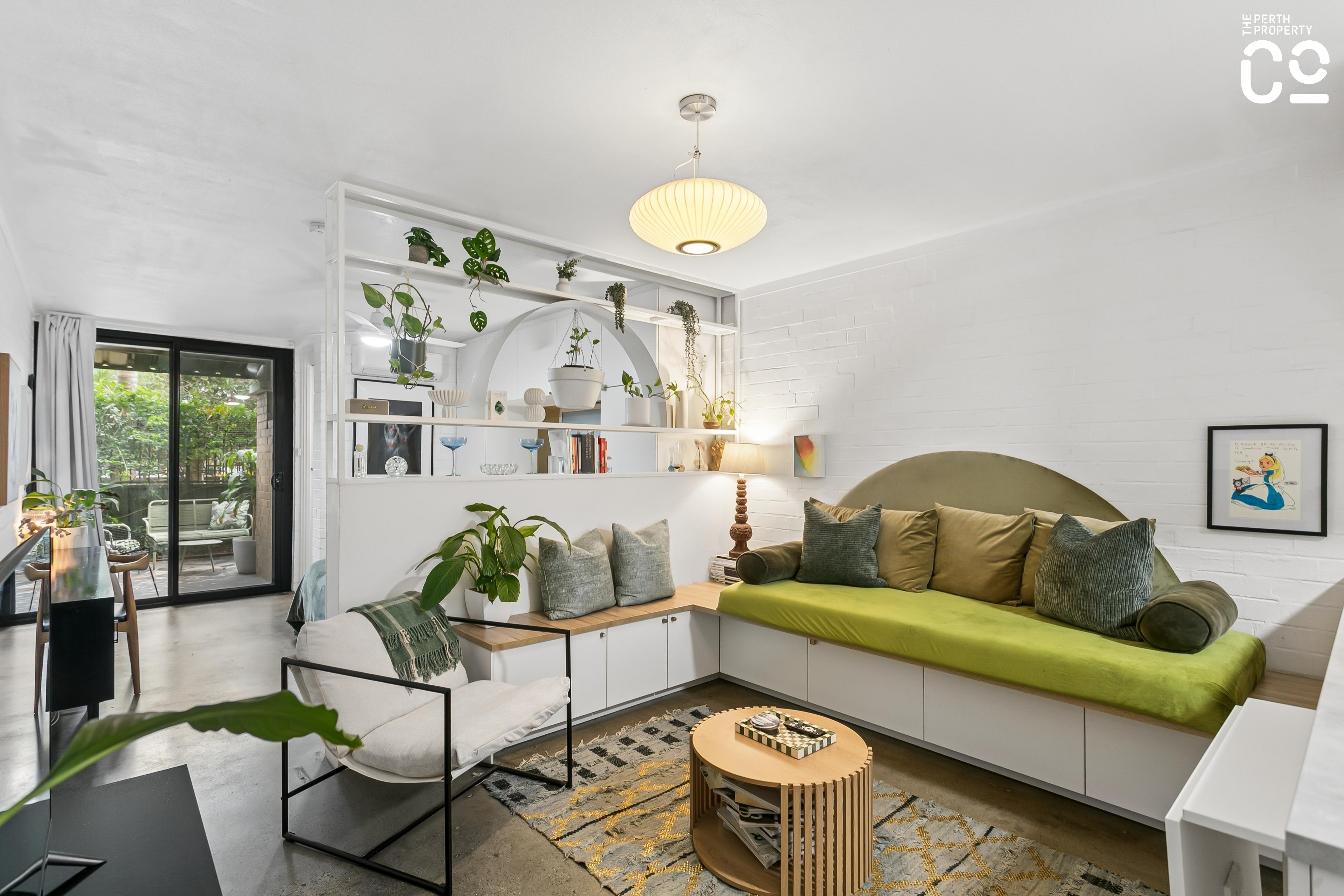 HYDE PARK COURT 5 537 WILLIAM STREET, MOUNT LAWLEY WA 6050 - Image 1