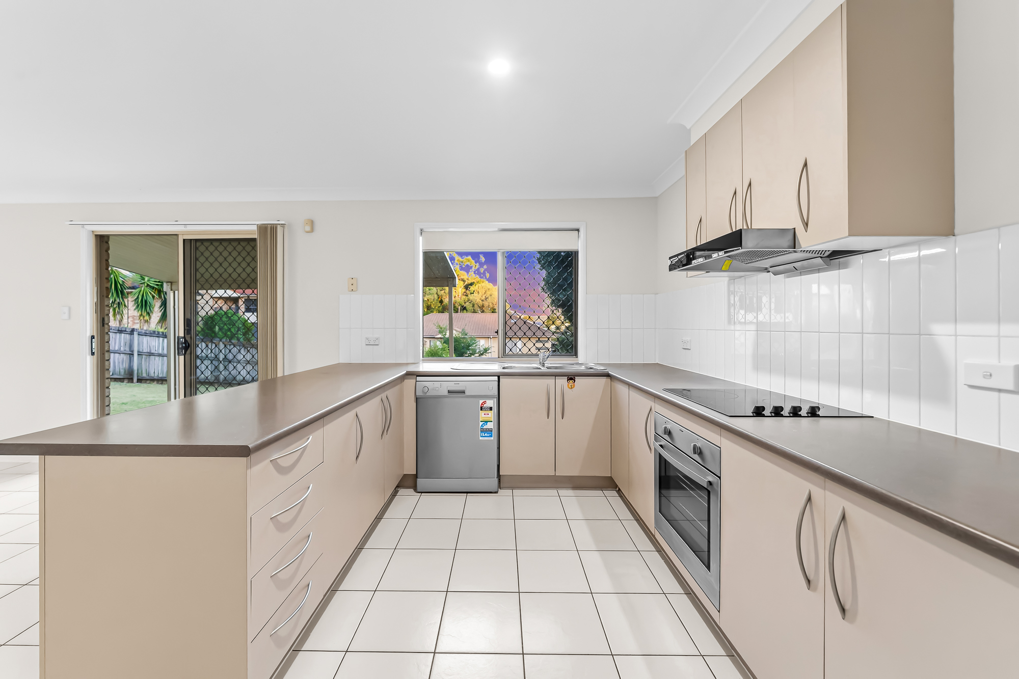 3 Ameera Court, Underwood, QLD 4119 - Image 9