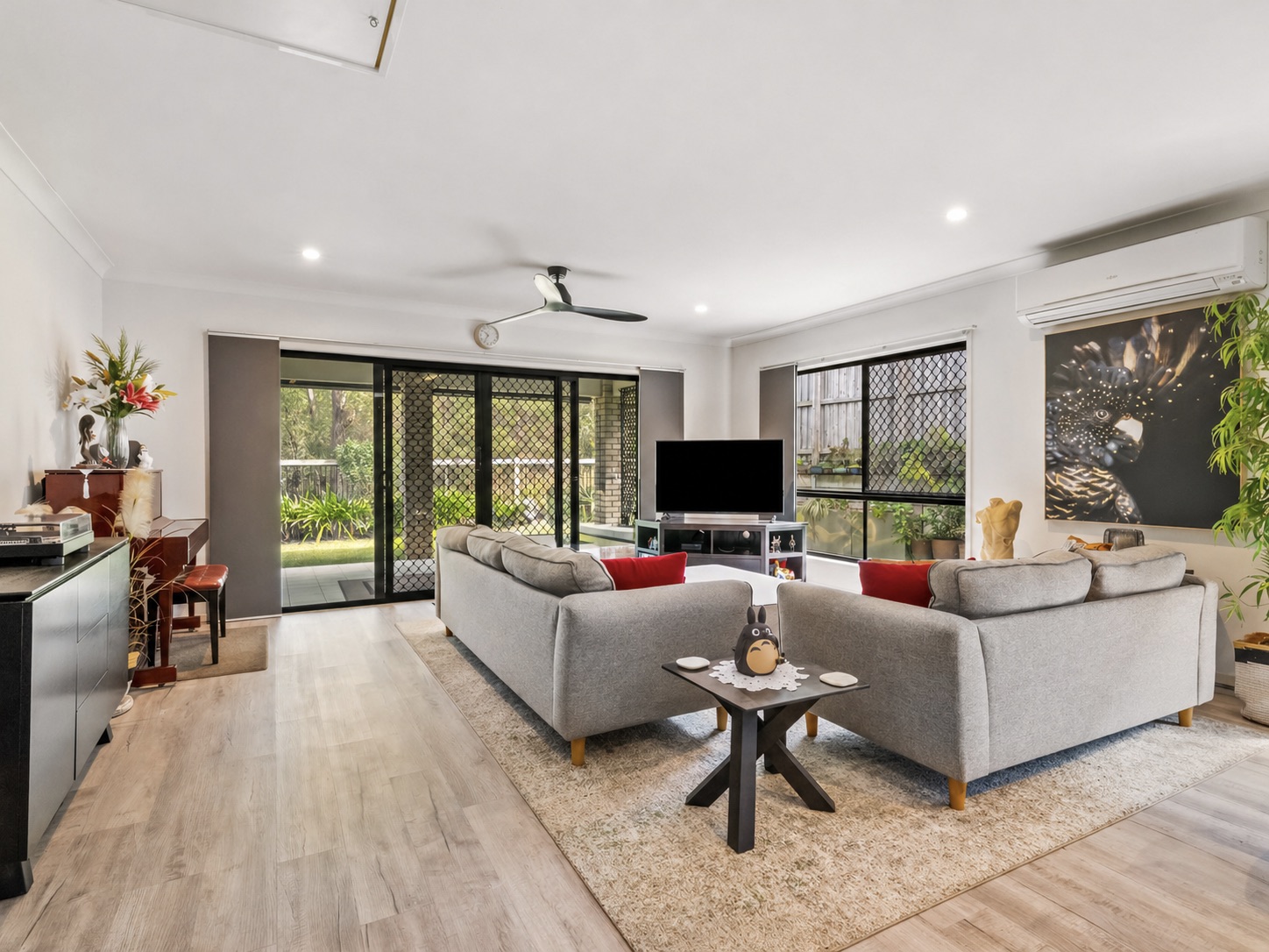 62 SANDOVER CIRCUIT, Holmview QLD 4207 - Image 8