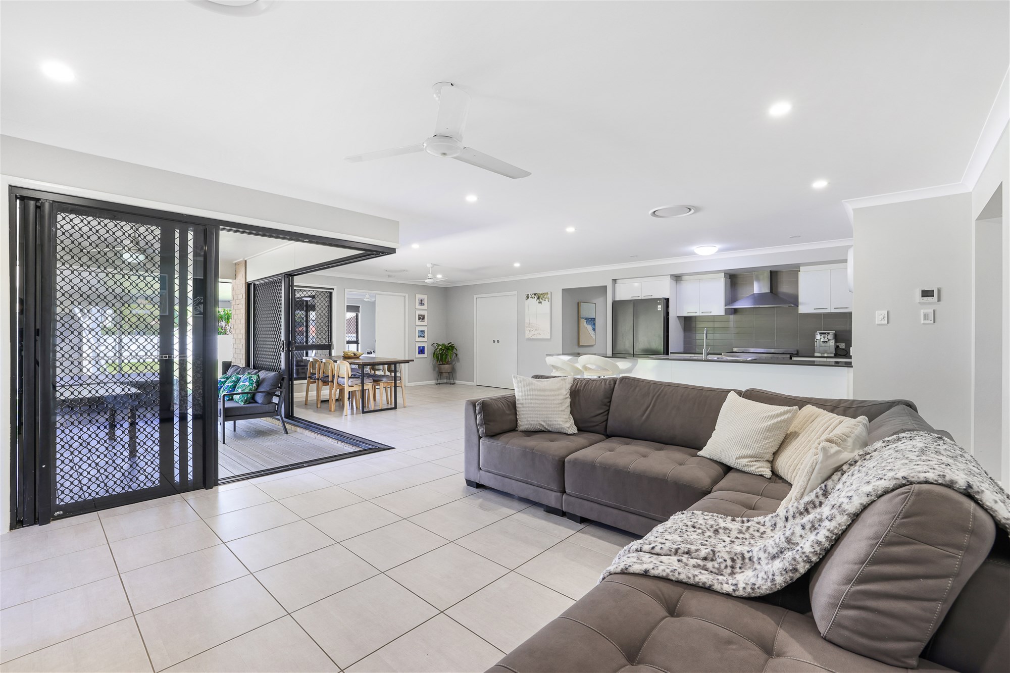 30 Doctor Street, Burnett Heads, QLD 4670 - Image 2