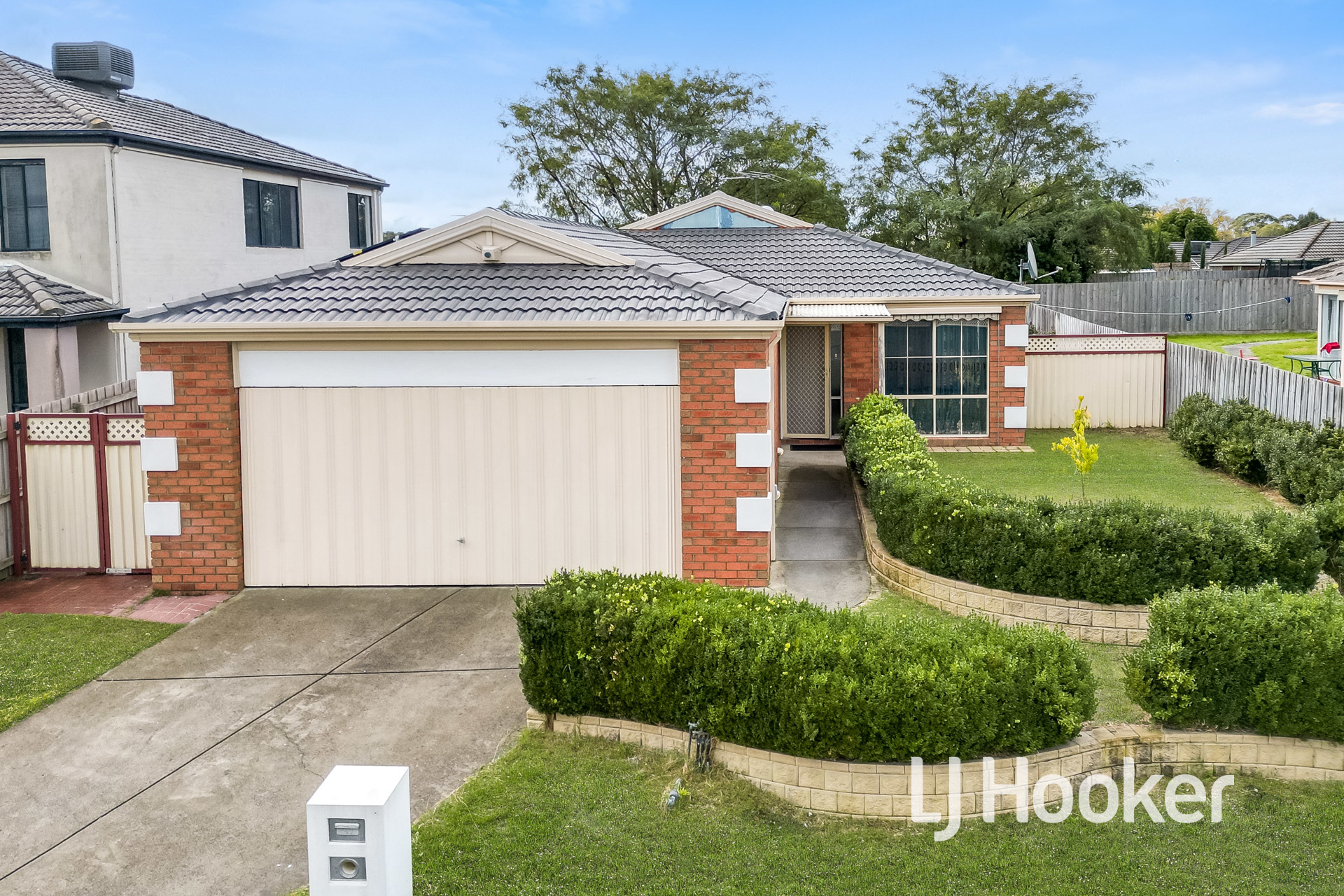 8 LIGHTHORSE CRESCENT, Narre Warren South VIC 3805 - Image 2