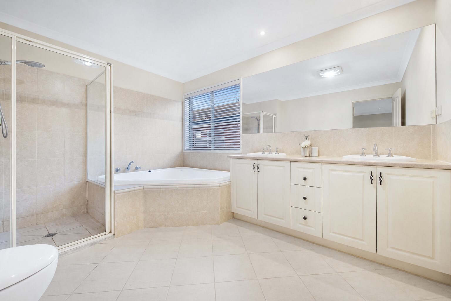 8 VIEW PARK CIRCUIT, Narre Warren South VIC 3805 - Image 10