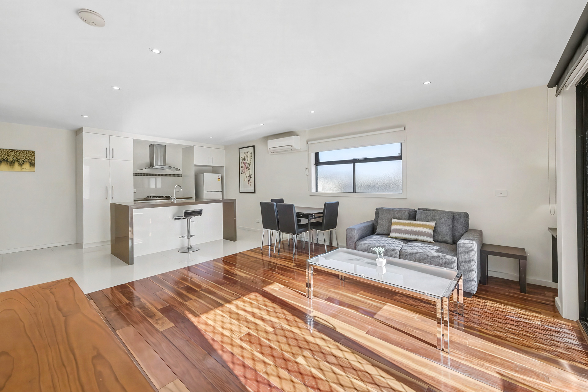 208 21 CAMBRIDGE STREET, BOX HILL VIC 3128 - Image 2