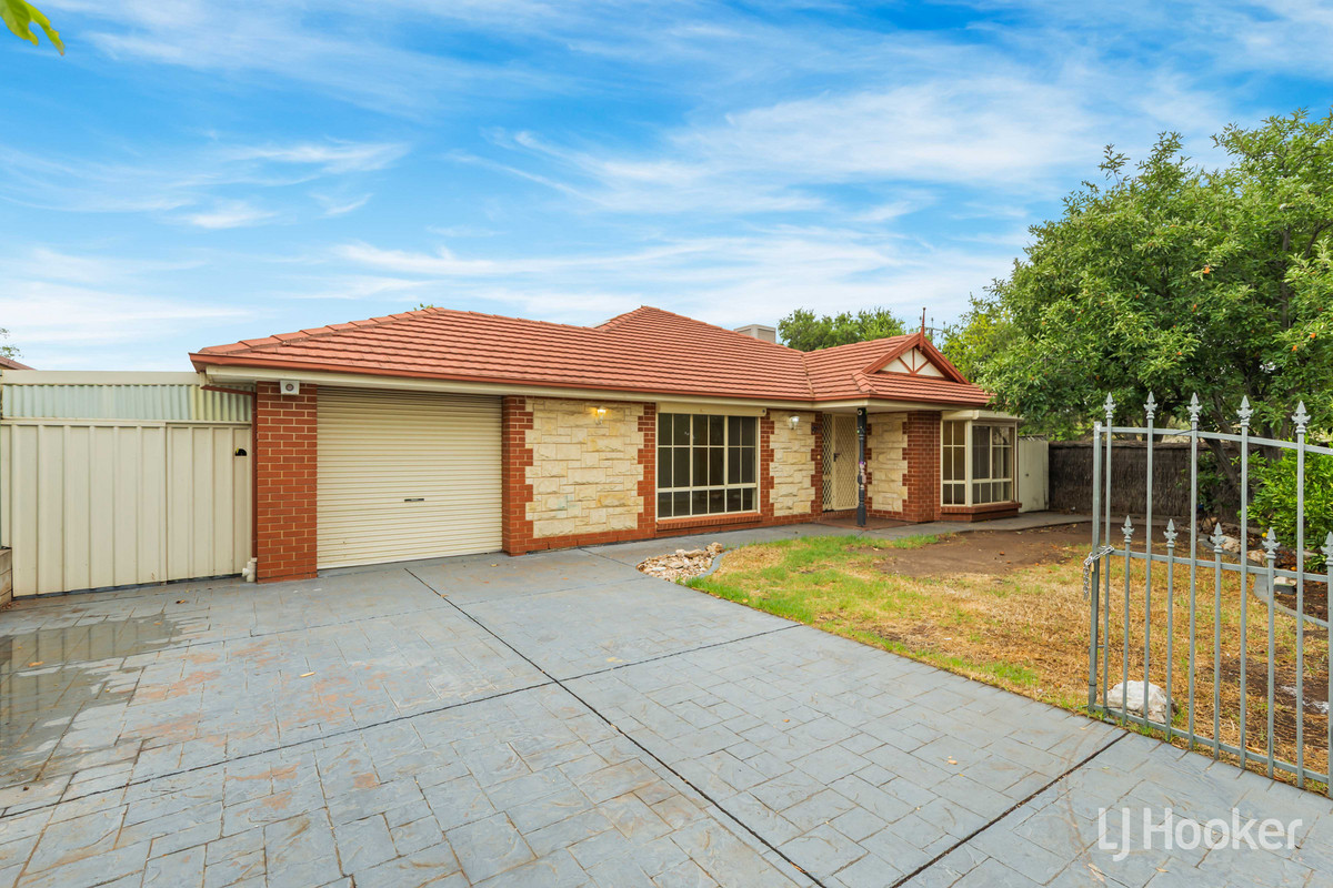 2 PINEHURST COURT, Craigmore SA 5114 - Image 2