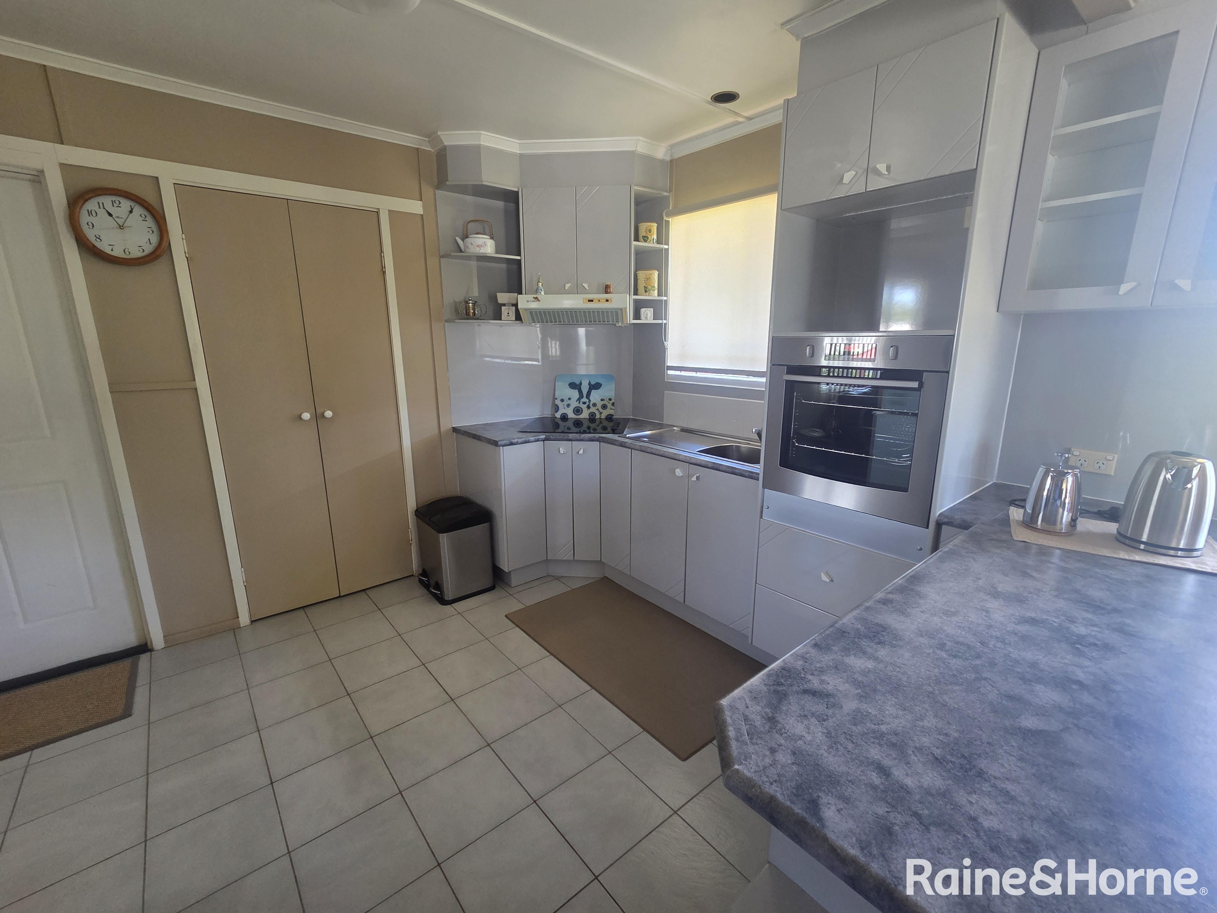 106 ALBERT STREET, Inglewood QLD 4387 - Image 9