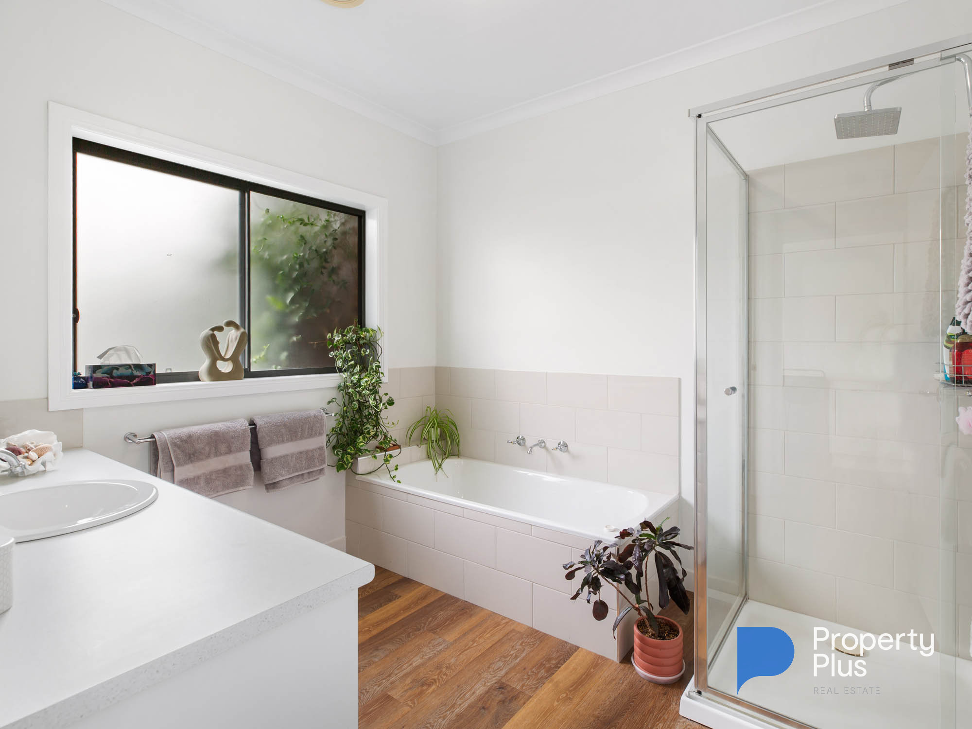 4-bedroom house at 15-17 Wright Street, Charlton, VIC 3525, Buloke, Victoria