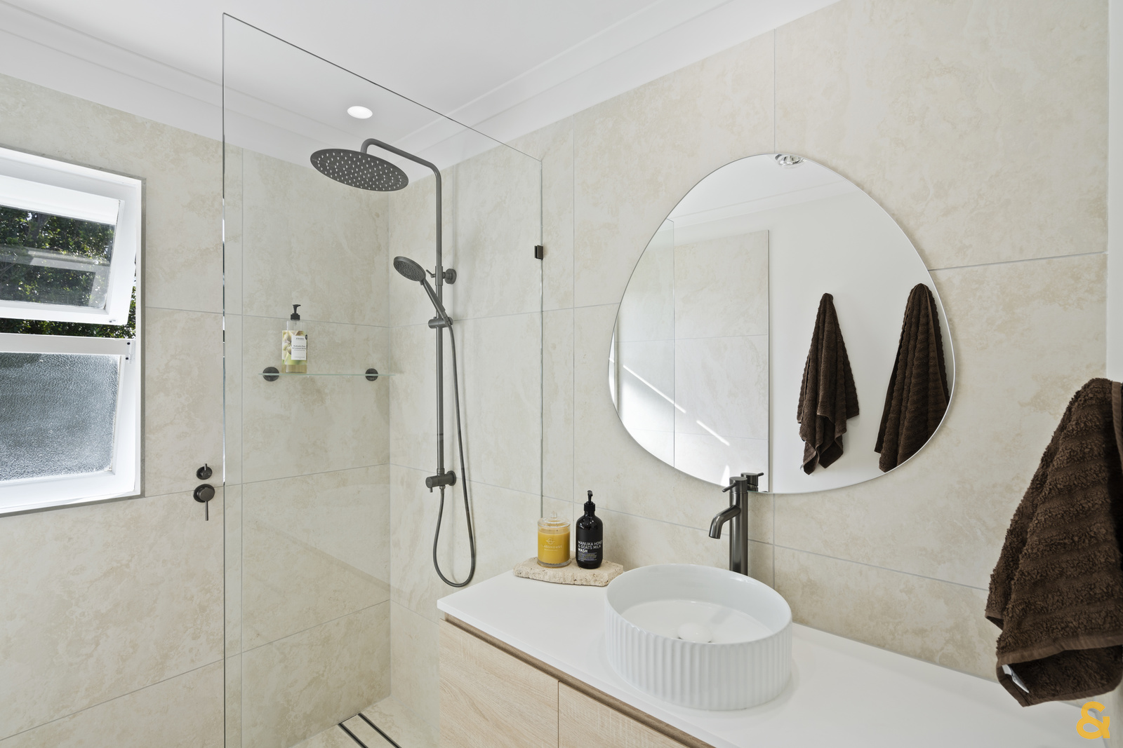 28 GATEWAY STREET, Wynnum West QLD 4178 - Image 9