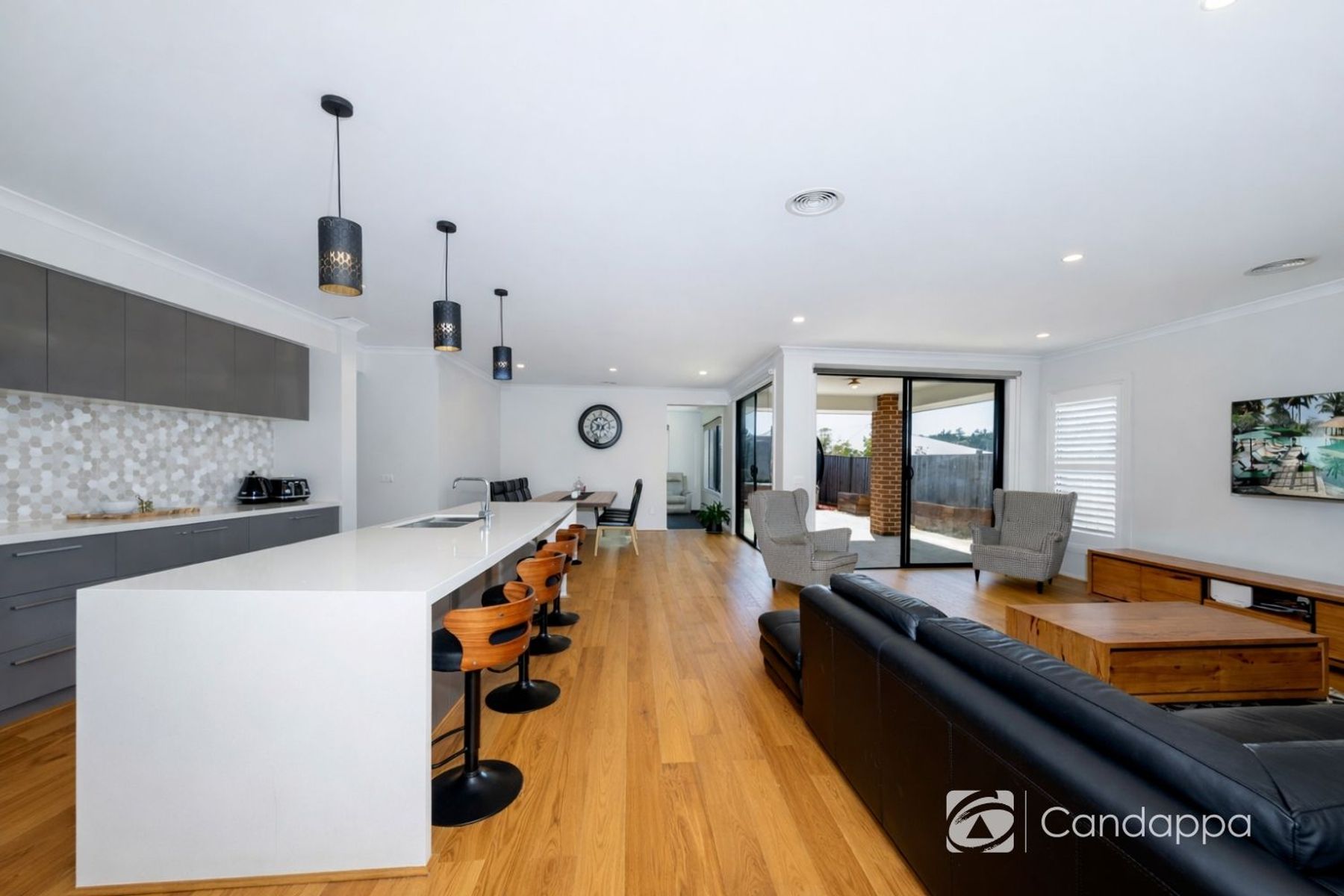 19 Wattleglade Avenue, Warragul, VIC 3820 - Image 3