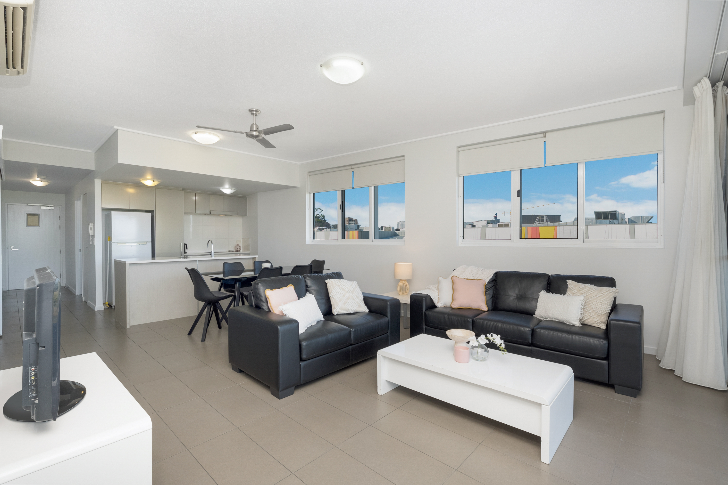 43/2-4 Kingsway Place, Townsville City, Qld, 4810 - Image 2