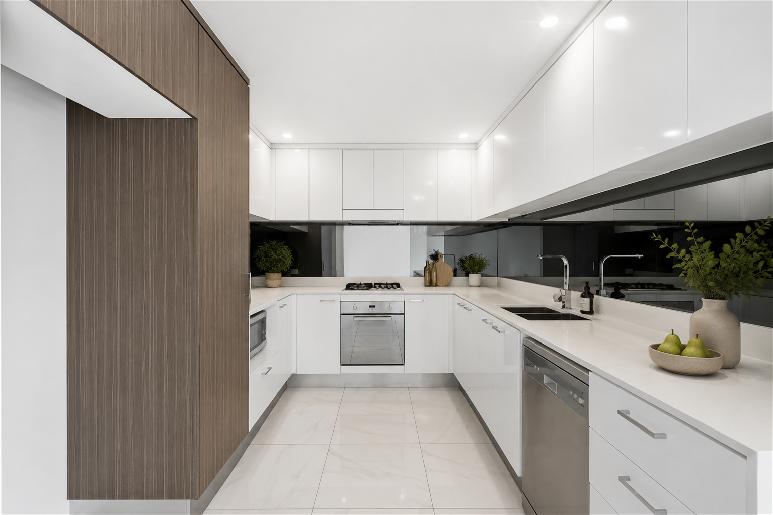 3205 5 Harbour Side Court, Biggera Waters QLD 4216 - Image 4