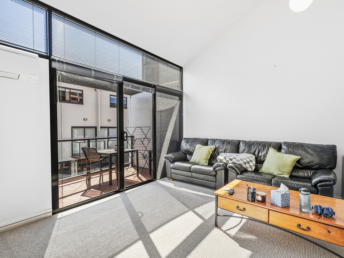 9 1 CRESWELLS ROW, HOBART TAS 7000 - Image 4
