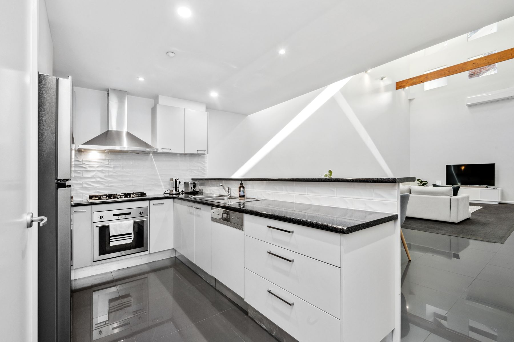 2 9 ACACIA STREET, BENDIGO VIC 3550 - Image 3