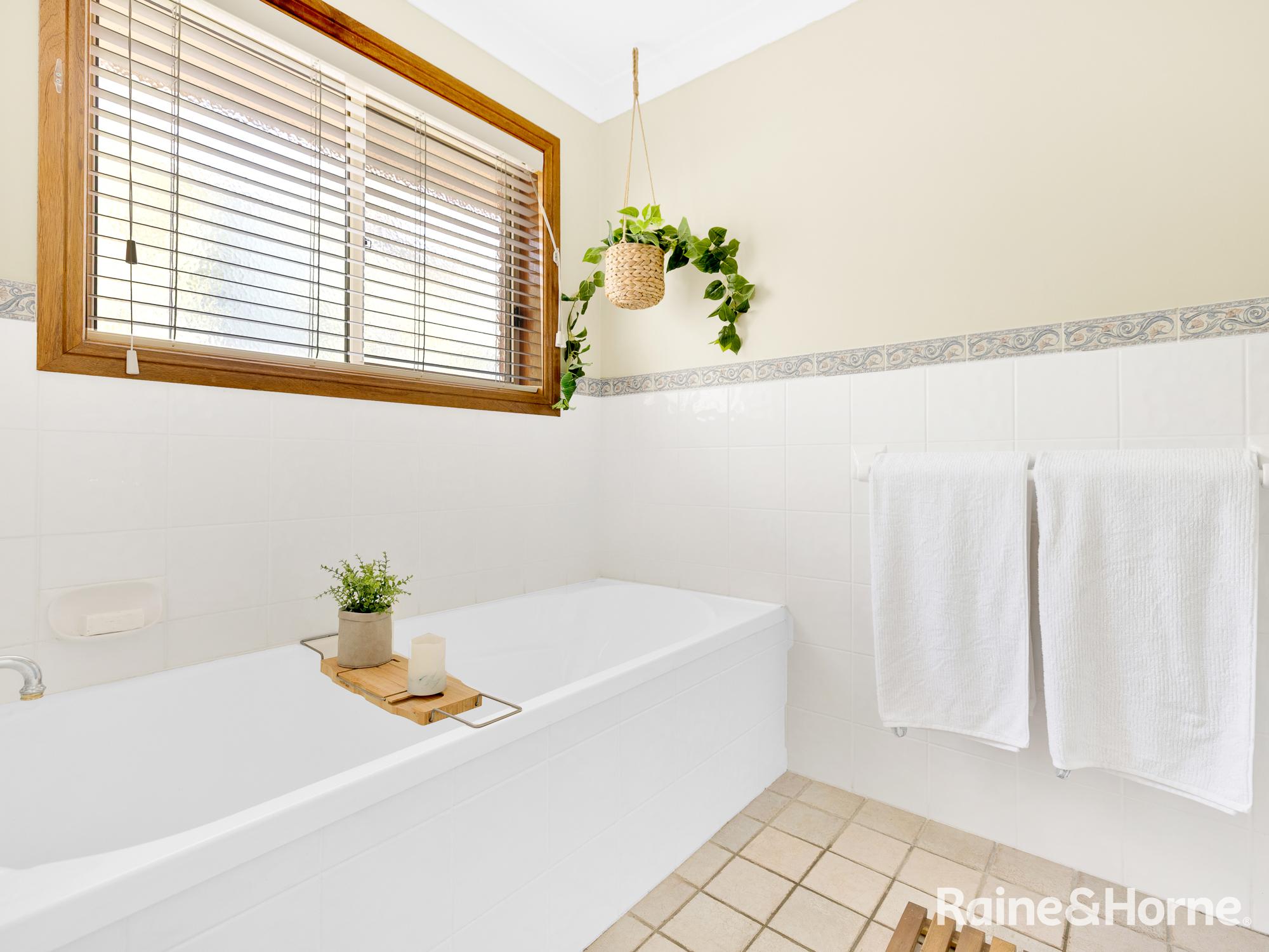 4-bedroom house at 17 Cypress Crescent, Kelso, NSW 2795, Bathurst, New South Wales