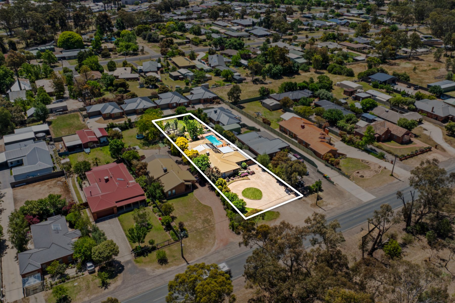 4-bedroom house at 74 Taylor Street, Ascot, VIC 3551, Greater Bendigo, Victoria