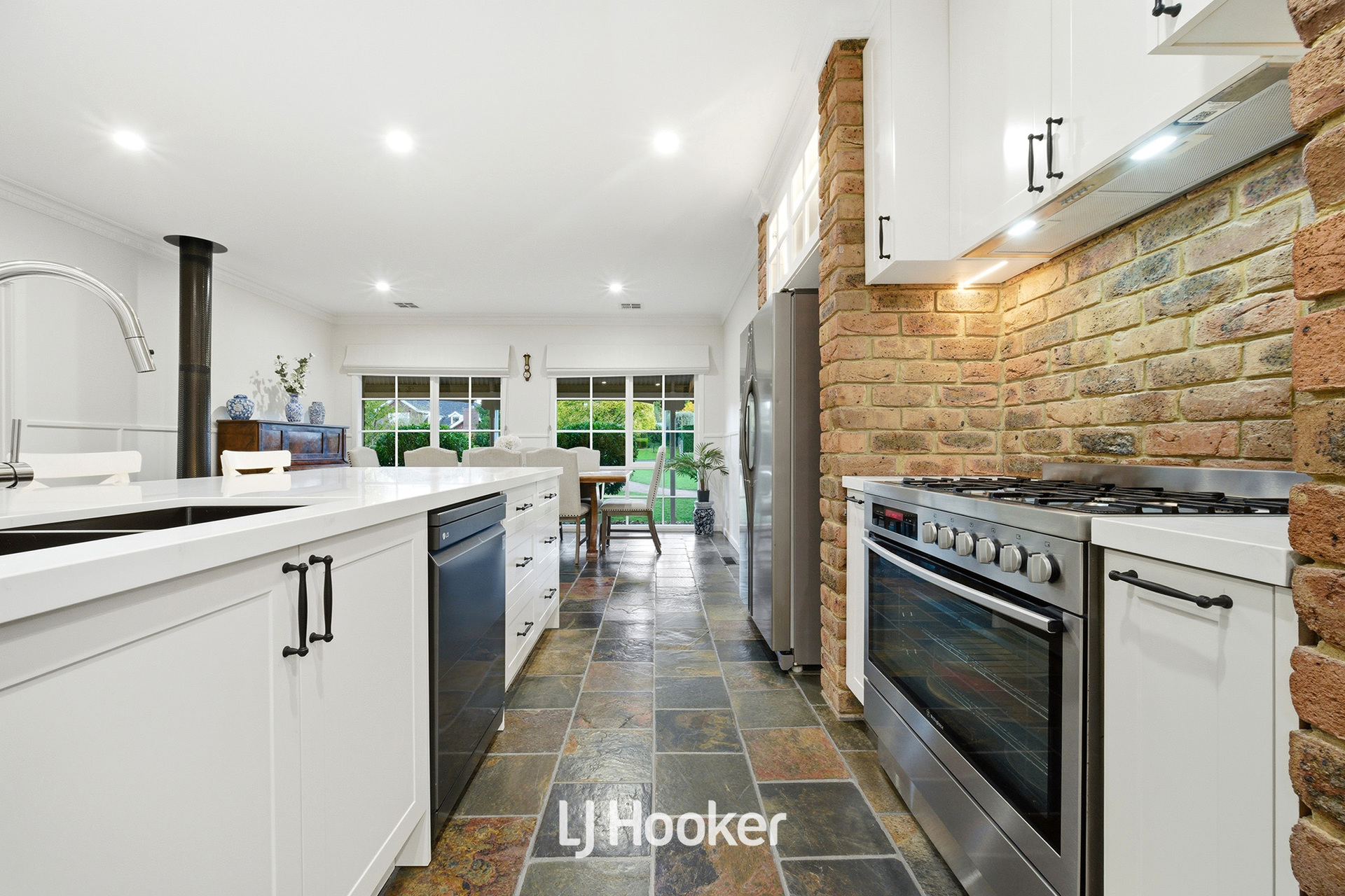 9-10 Tandderwen Court, Narre Warren North, VIC 3804 - Image 7